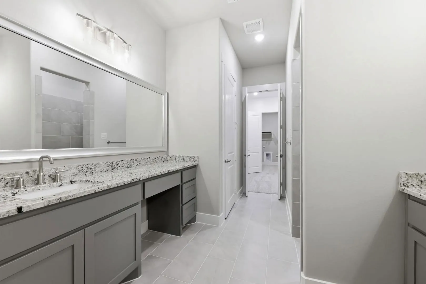 Camino_Way_2400_vacant-23