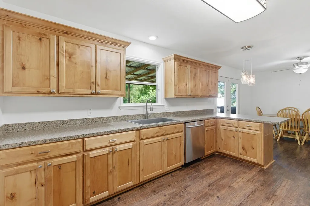 Single Family Residence For Sale in Franklin (TX) County , 85 SE CR 4305, Scroggins, Texas 75480, 3 Bedroom, 2 Bathroom, 4 Garage spaces, 1,792 Sqft, built in 2016, mls#21288255, Real Estate Agent in Scroggins, Homes For Sale in Franklin (TX) county, Homes For Sale in Scroggins, Realtor in Scroggins Texas, Real Estate Brokerage Independent Realty Texas, Luminita Cordes Realtor