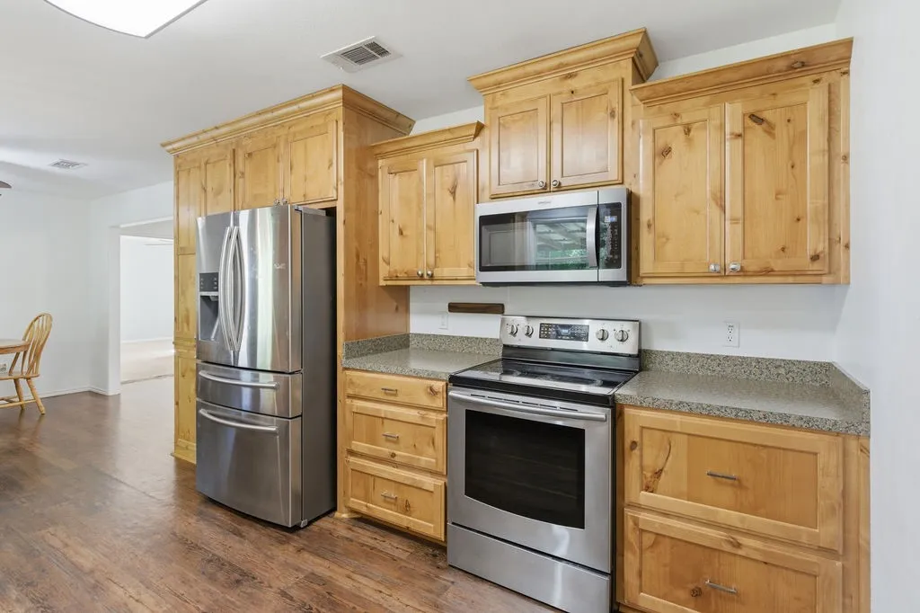 Single Family Residence For Sale in Franklin (TX) County , 85 SE CR 4305, Scroggins, Texas 75480, 3 Bedroom, 2 Bathroom, 4 Garage spaces, 1,792 Sqft, built in 2016, mls#21288255, Real Estate Agent in Scroggins, Homes For Sale in Franklin (TX) county, Homes For Sale in Scroggins, Realtor in Scroggins Texas, Real Estate Brokerage Independent Realty Texas, Luminita Cordes Realtor