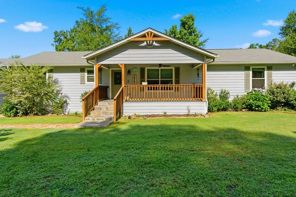 Single Family Residence For Sale in Franklin (TX) County , 85 SE CR 4305, Scroggins, Texas 75480, 3 Bedroom, 2 Bathroom, 4 Garage spaces, 1,792 Sqft, built in 2016, mls#21288255, Real Estate Agent in Scroggins, Homes For Sale in Franklin (TX) county, Homes For Sale in Scroggins, Realtor in Scroggins Texas, Real Estate Brokerage Independent Realty Texas, Luminita Cordes Realtor