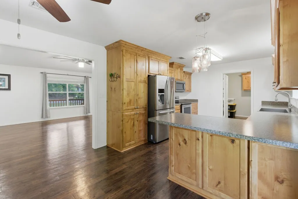 Single Family Residence For Sale in Franklin (TX) County , 85 SE CR 4305, Scroggins, Texas 75480, 3 Bedroom, 2 Bathroom, 4 Garage spaces, 1,792 Sqft, built in 2016, mls#21288255, Real Estate Agent in Scroggins, Homes For Sale in Franklin (TX) county, Homes For Sale in Scroggins, Realtor in Scroggins Texas, Real Estate Brokerage Independent Realty Texas, Luminita Cordes Realtor