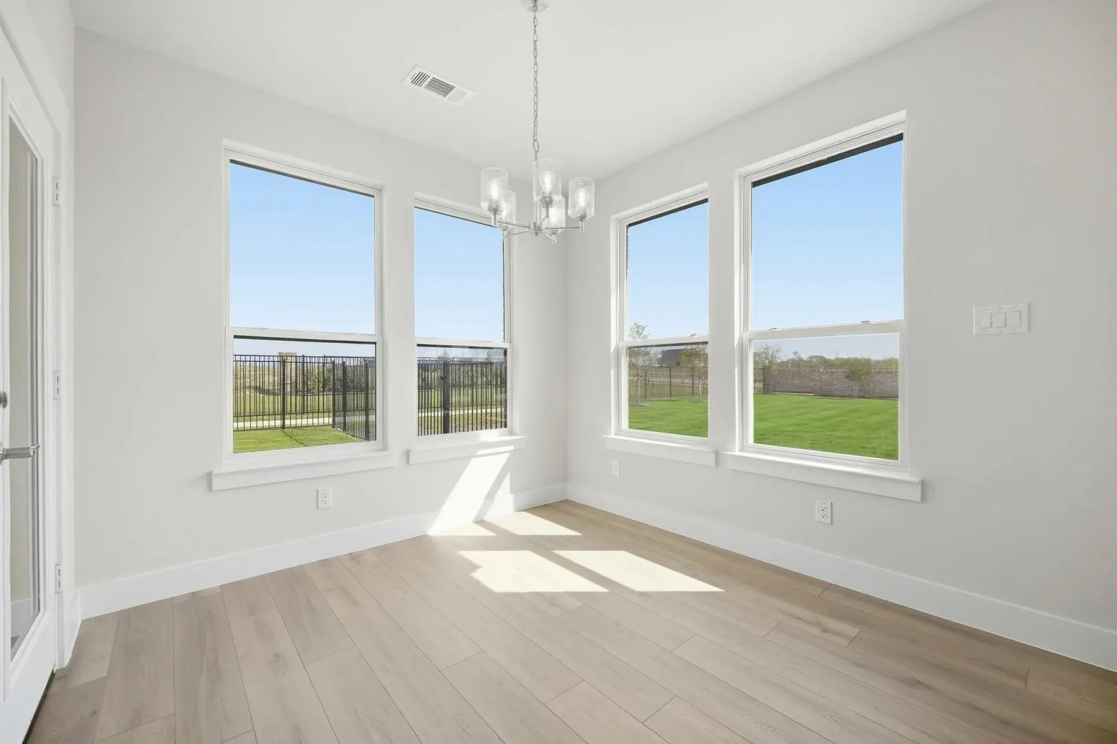 Single Family Residence For Sale in Denton County , 208 Ravenna Boulevard, Justin, Texas 76247, 2 Bedroom, 2 Bathroom, 3 Garage spaces, 1,322 Sqft, built in 2025, mls#21288259, Real Estate Agent in Justin, Homes For Sale in Denton county, Homes For Sale in Justin, Realtor in Justin Texas, Real Estate Brokerage Independent Realty Texas, Luminita Cordes Realtor