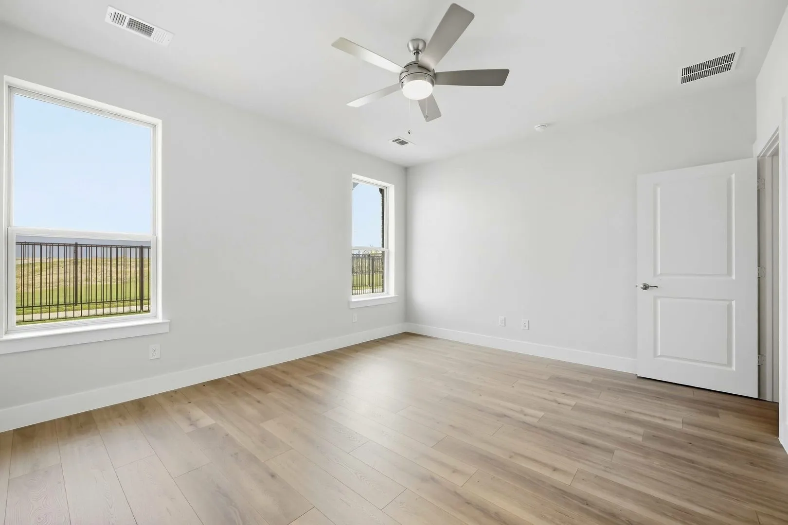 Single Family Residence For Sale in Denton County , 208 Ravenna Boulevard, Justin, Texas 76247, 2 Bedroom, 2 Bathroom, 3 Garage spaces, 1,322 Sqft, built in 2025, mls#21288259, Real Estate Agent in Justin, Homes For Sale in Denton county, Homes For Sale in Justin, Realtor in Justin Texas, Real Estate Brokerage Independent Realty Texas, Luminita Cordes Realtor
