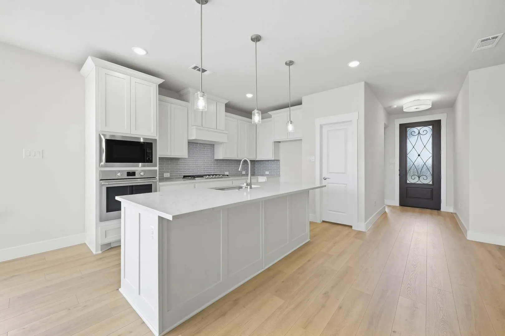 Single Family Residence For Sale in Denton County , 208 Ravenna Boulevard, Justin, Texas 76247, 2 Bedroom, 2 Bathroom, 3 Garage spaces, 1,322 Sqft, built in 2025, mls#21288259, Real Estate Agent in Justin, Homes For Sale in Denton county, Homes For Sale in Justin, Realtor in Justin Texas, Real Estate Brokerage Independent Realty Texas, Luminita Cordes Realtor