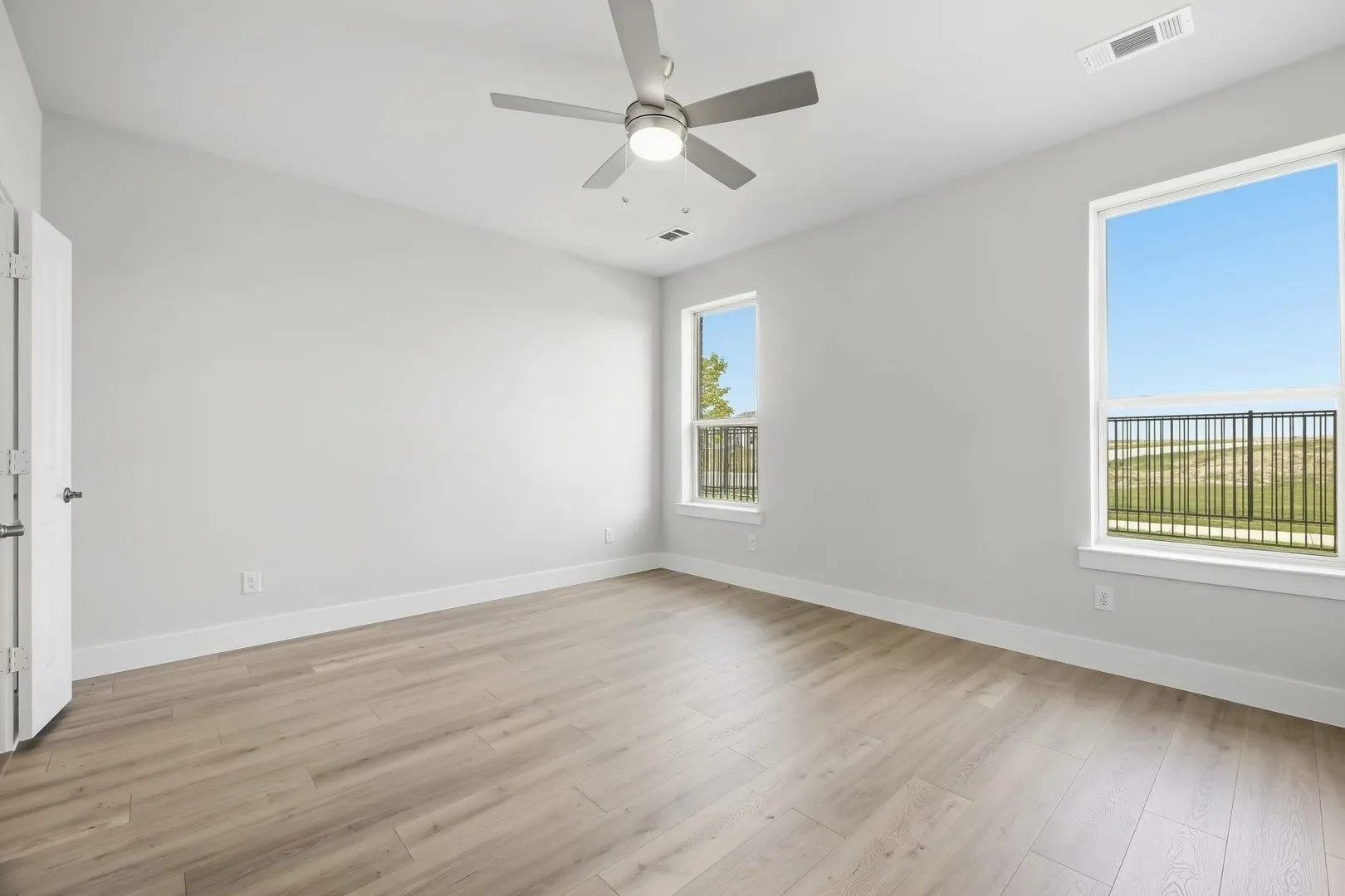 Single Family Residence For Sale in Denton County , 208 Ravenna Boulevard, Justin, Texas 76247, 2 Bedroom, 2 Bathroom, 3 Garage spaces, 1,322 Sqft, built in 2025, mls#21288259, Real Estate Agent in Justin, Homes For Sale in Denton county, Homes For Sale in Justin, Realtor in Justin Texas, Real Estate Brokerage Independent Realty Texas, Luminita Cordes Realtor