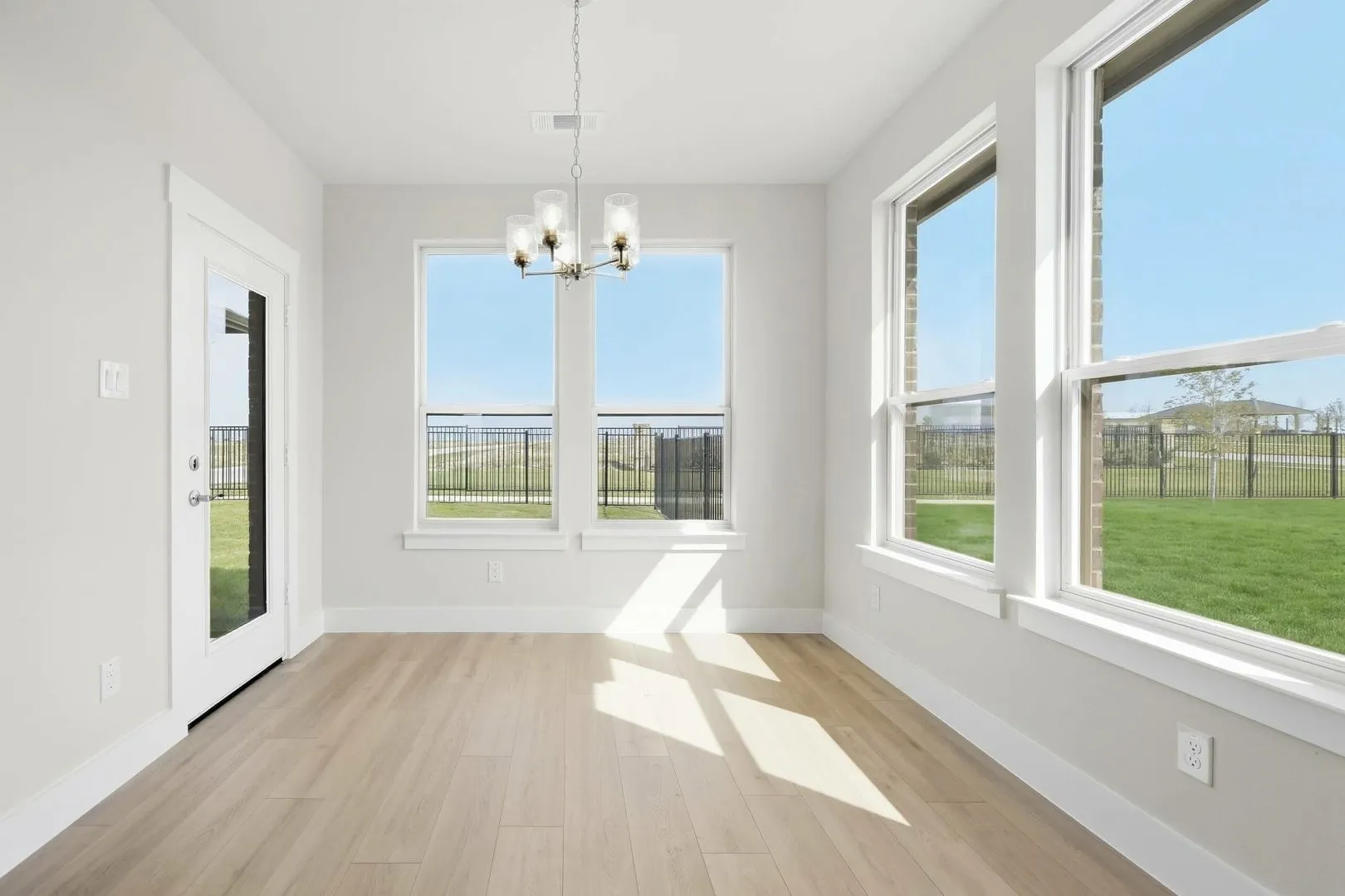Single Family Residence For Sale in Denton County , 208 Ravenna Boulevard, Justin, Texas 76247, 2 Bedroom, 2 Bathroom, 3 Garage spaces, 1,322 Sqft, built in 2025, mls#21288259, Real Estate Agent in Justin, Homes For Sale in Denton county, Homes For Sale in Justin, Realtor in Justin Texas, Real Estate Brokerage Independent Realty Texas, Luminita Cordes Realtor