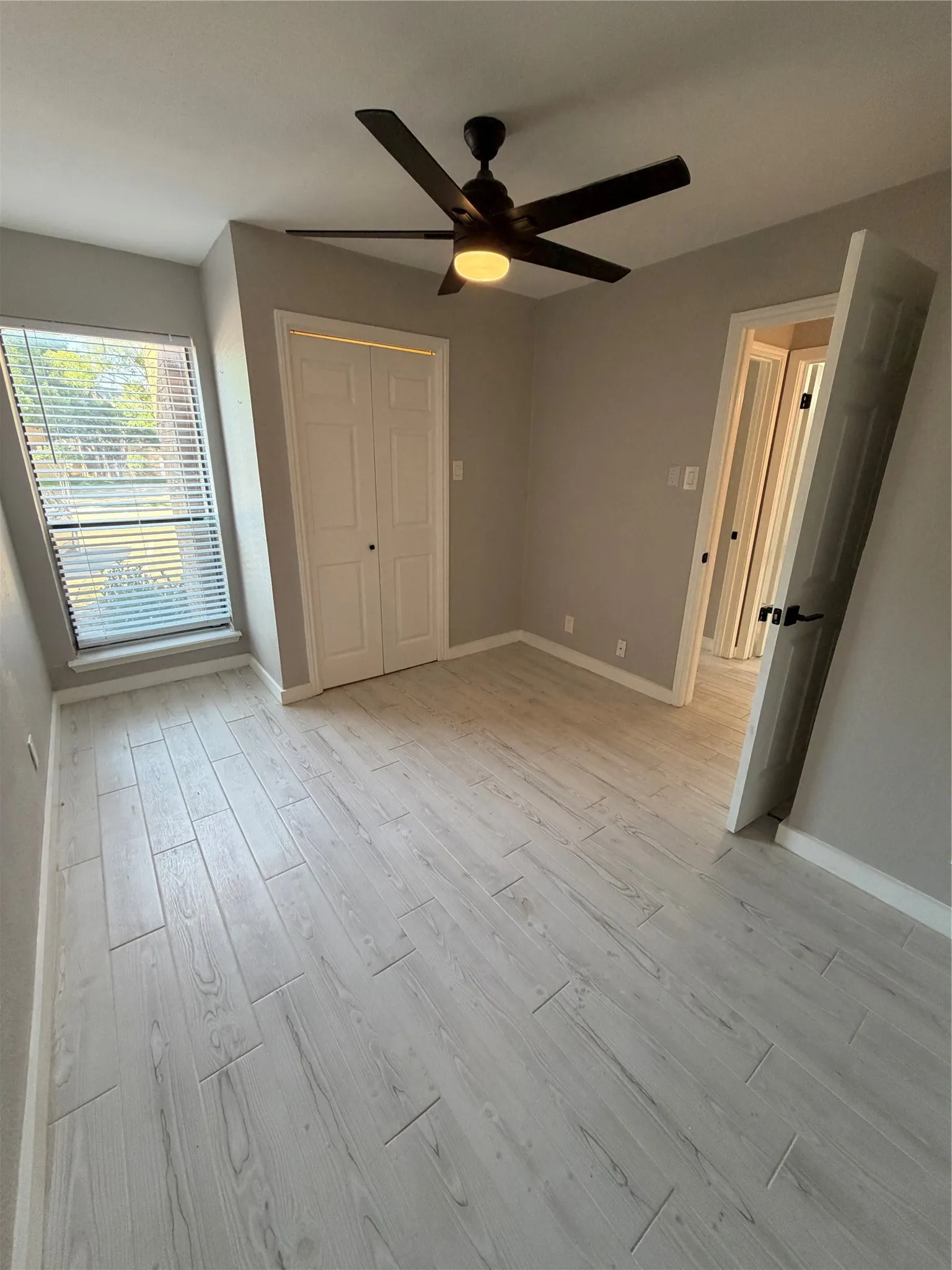 Condominium For Sale in Tarrant County , 1108 Harwell Drive 1711, Arlington, Texas 76011, 2 Bedroom, 1 Bathroom, Garage spaces, 963 Sqft, built in 1981, mls#21288282, Real Estate Agent in Arlington, Homes For Sale in Tarrant county, Homes For Sale in Arlington, Realtor in Arlington Texas, Real Estate Brokerage Independent Realty Texas, Luminita Cordes Realtor