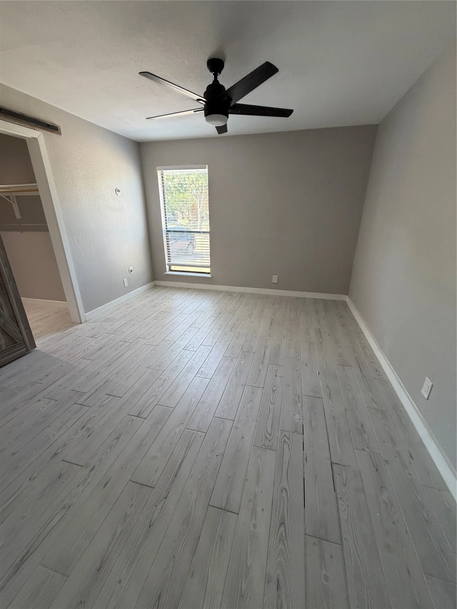 Condominium For Sale in Tarrant County , 1108 Harwell Drive 1711, Arlington, Texas 76011, 2 Bedroom, 1 Bathroom, Garage spaces, 963 Sqft, built in 1981, mls#21288282, Real Estate Agent in Arlington, Homes For Sale in Tarrant county, Homes For Sale in Arlington, Realtor in Arlington Texas, Real Estate Brokerage Independent Realty Texas, Luminita Cordes Realtor