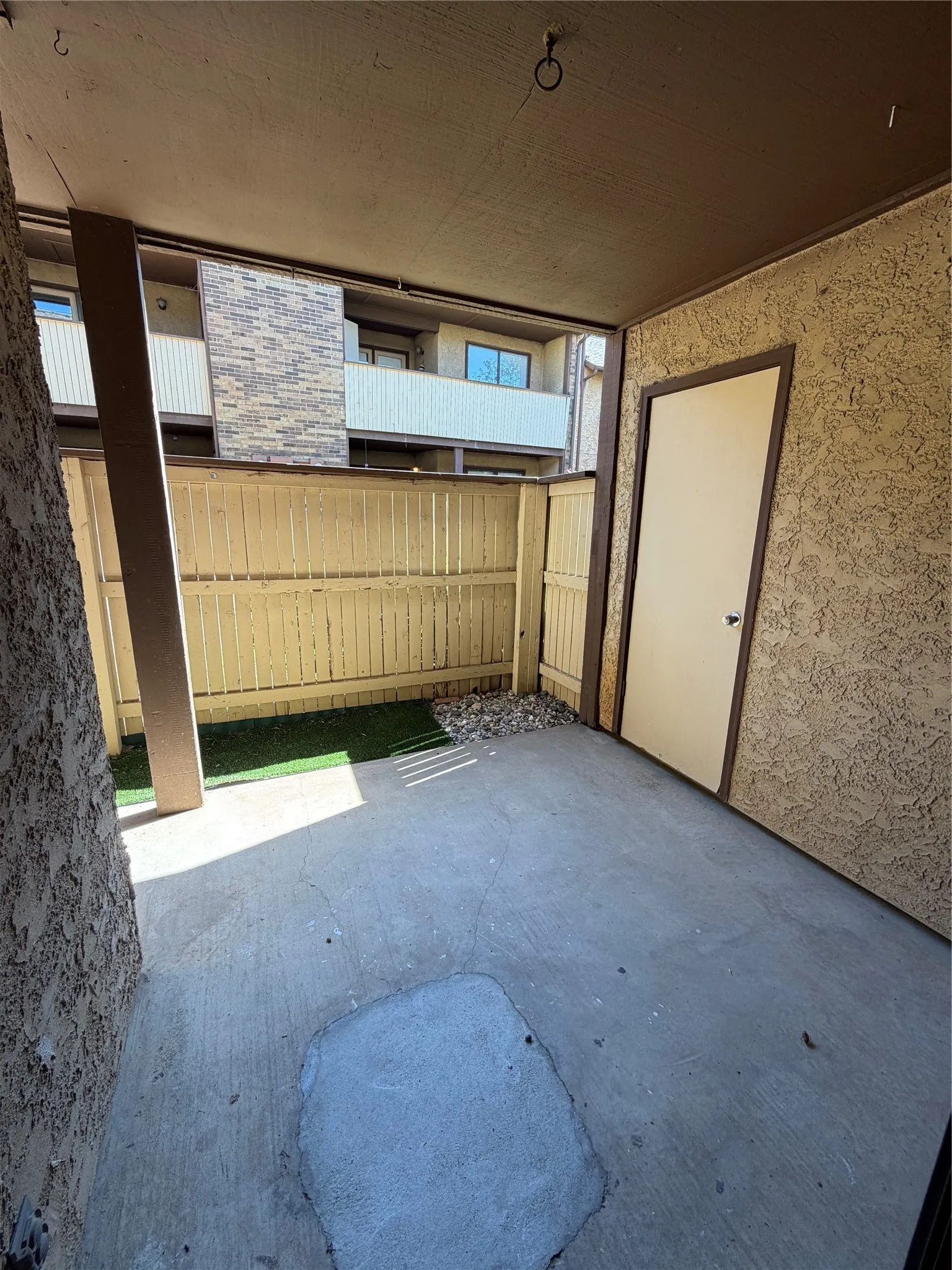 Condominium For Sale in Tarrant County , 1108 Harwell Drive 1711, Arlington, Texas 76011, 2 Bedroom, 1 Bathroom, Garage spaces, 963 Sqft, built in 1981, mls#21288282, Real Estate Agent in Arlington, Homes For Sale in Tarrant county, Homes For Sale in Arlington, Realtor in Arlington Texas, Real Estate Brokerage Independent Realty Texas, Luminita Cordes Realtor