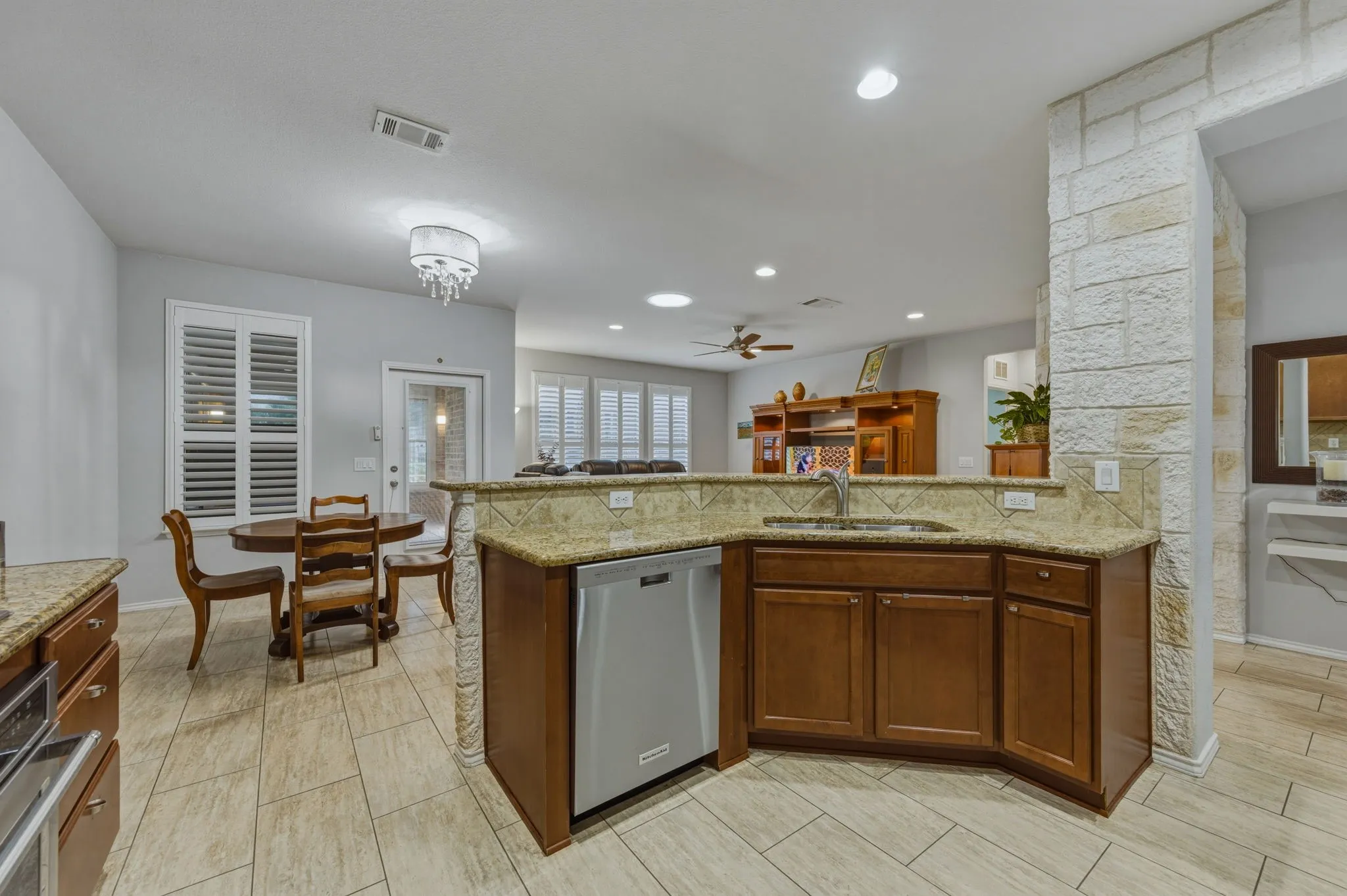 Single Family Residence For Sale in Denton County , 2204 Cane Hill Drive, Frisco, Texas 75036, 3 Bedroom, 2 Bathroom, 2 Garage spaces, 1,710 Sqft, built in 2012, mls#21275023, Real Estate Agent in Frisco, Homes For Sale in Denton county, Homes For Sale in Frisco, Realtor in Frisco Texas, Real Estate Brokerage Independent Realty Texas, Luminita Cordes Realtor
