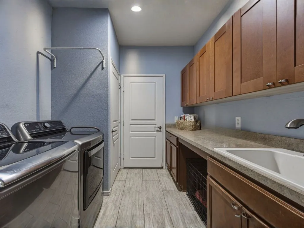 Single Family Residence For Sale in Denton County , 2204 Cane Hill Drive, Frisco, Texas 75036, 3 Bedroom, 2 Bathroom, 2 Garage spaces, 1,710 Sqft, built in 2012, mls#21275023, Real Estate Agent in Frisco, Homes For Sale in Denton county, Homes For Sale in Frisco, Realtor in Frisco Texas, Real Estate Brokerage Independent Realty Texas, Luminita Cordes Realtor