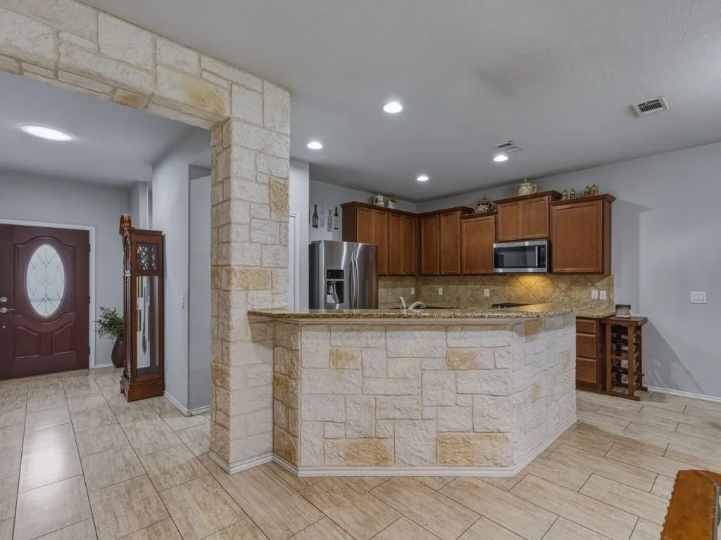 Single Family Residence For Sale in Denton County , 2204 Cane Hill Drive, Frisco, Texas 75036, 3 Bedroom, 2 Bathroom, 2 Garage spaces, 1,710 Sqft, built in 2012, mls#21275023, Real Estate Agent in Frisco, Homes For Sale in Denton county, Homes For Sale in Frisco, Realtor in Frisco Texas, Real Estate Brokerage Independent Realty Texas, Luminita Cordes Realtor