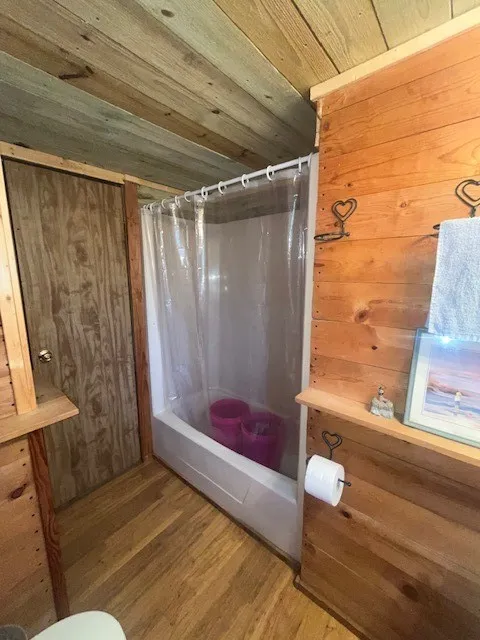 Mobile Home For Sale in Kaufman County , 10970 County Road 4020, Kemp, Texas 75143, 3 Bedroom, 2 Bathroom, Garage spaces, 1,344 Sqft, built in 1987, mls#21287615, Real Estate Agent in Kemp, Homes For Sale in Kaufman county, Homes For Sale in Kemp, Realtor in Kemp Texas, Real Estate Brokerage Independent Realty Texas, Luminita Cordes Realtor