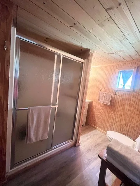 Mobile Home For Sale in Kaufman County , 10970 County Road 4020, Kemp, Texas 75143, 3 Bedroom, 2 Bathroom, Garage spaces, 1,344 Sqft, built in 1987, mls#21287615, Real Estate Agent in Kemp, Homes For Sale in Kaufman county, Homes For Sale in Kemp, Realtor in Kemp Texas, Real Estate Brokerage Independent Realty Texas, Luminita Cordes Realtor