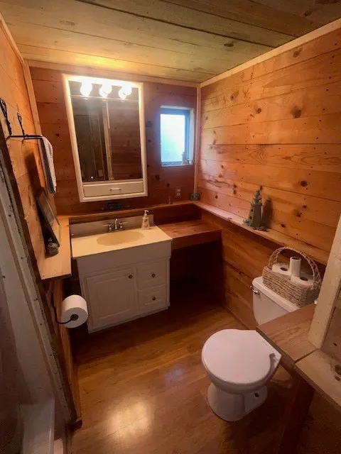 Mobile Home For Sale in Kaufman County , 10970 County Road 4020, Kemp, Texas 75143, 3 Bedroom, 2 Bathroom, Garage spaces, 1,344 Sqft, built in 1987, mls#21287615, Real Estate Agent in Kemp, Homes For Sale in Kaufman county, Homes For Sale in Kemp, Realtor in Kemp Texas, Real Estate Brokerage Independent Realty Texas, Luminita Cordes Realtor