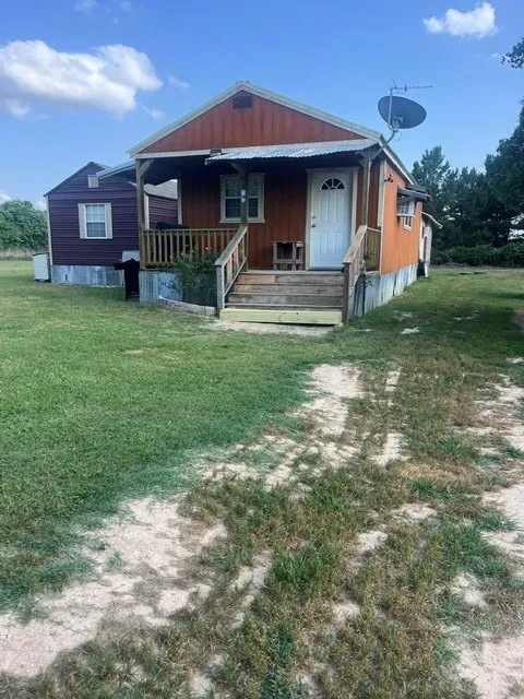 Single Family Residence For Sale in Kaufman County , 10755 Lakeside Drive, Kemp, Texas 75143, 3 Bedroom, 1 Bathroom, Garage spaces, 1,232 Sqft, built in 2017, mls#21287474, Real Estate Agent in Kemp, Homes For Sale in Kaufman county, Homes For Sale in Kemp, Realtor in Kemp Texas, Real Estate Brokerage Independent Realty Texas, Luminita Cordes Realtor