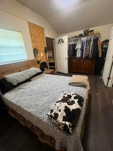 Single Family Residence For Sale in Kaufman County , 10755 Lakeside Drive, Kemp, Texas 75143, 3 Bedroom, 1 Bathroom, Garage spaces, 1,232 Sqft, built in 2017, mls#21287474, Real Estate Agent in Kemp, Homes For Sale in Kaufman county, Homes For Sale in Kemp, Realtor in Kemp Texas, Real Estate Brokerage Independent Realty Texas, Luminita Cordes Realtor