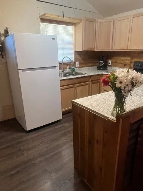 Single Family Residence For Sale in Kaufman County , 10755 Lakeside Drive, Kemp, Texas 75143, 3 Bedroom, 1 Bathroom, Garage spaces, 1,232 Sqft, built in 2017, mls#21287474, Real Estate Agent in Kemp, Homes For Sale in Kaufman county, Homes For Sale in Kemp, Realtor in Kemp Texas, Real Estate Brokerage Independent Realty Texas, Luminita Cordes Realtor