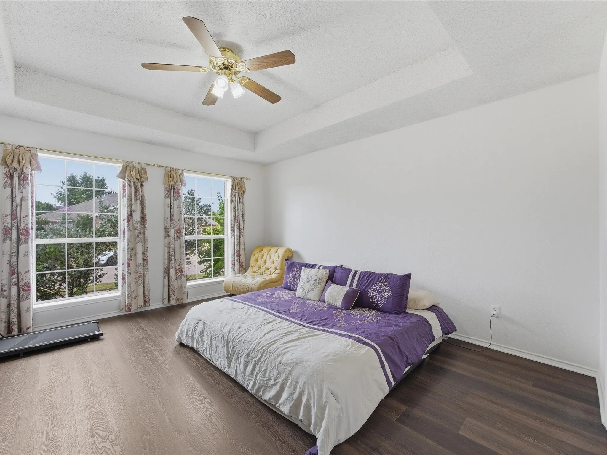 Single Family Residence For Sale in Tarrant County , 1123 Greenview Lane, Kennedale, Texas 76060, 4 Bedrooms, 2 Bathrooms, 2 Garage spaces, 1,775 Sqft, built in 1999, Price $347,500, mls#21280237, Real Estate Agent in Kennedale, Homes For Sale in Tarrant county, Homes For Sale in Kennedale, Realtor in Kennedale Texas, Real Estate Brokerage Independent Realty Texas, Luminita Cordes Realtor