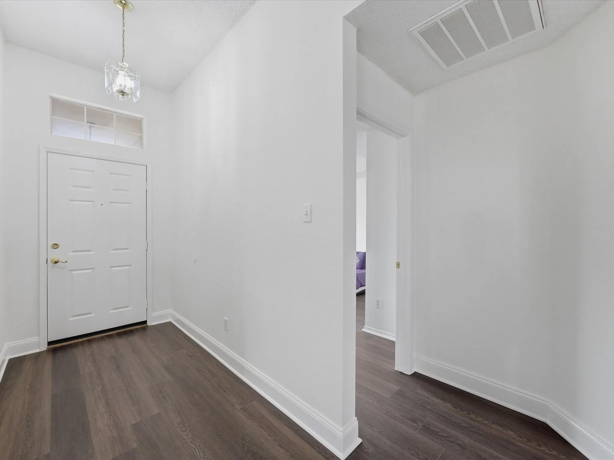 Single Family Residence For Sale in Tarrant County , 1123 Greenview Lane, Kennedale, Texas 76060, 4 Bedrooms, 2 Bathrooms, 2 Garage spaces, 1,775 Sqft, built in 1999, Price $347,500, mls#21280237, Real Estate Agent in Kennedale, Homes For Sale in Tarrant county, Homes For Sale in Kennedale, Realtor in Kennedale Texas, Real Estate Brokerage Independent Realty Texas, Luminita Cordes Realtor