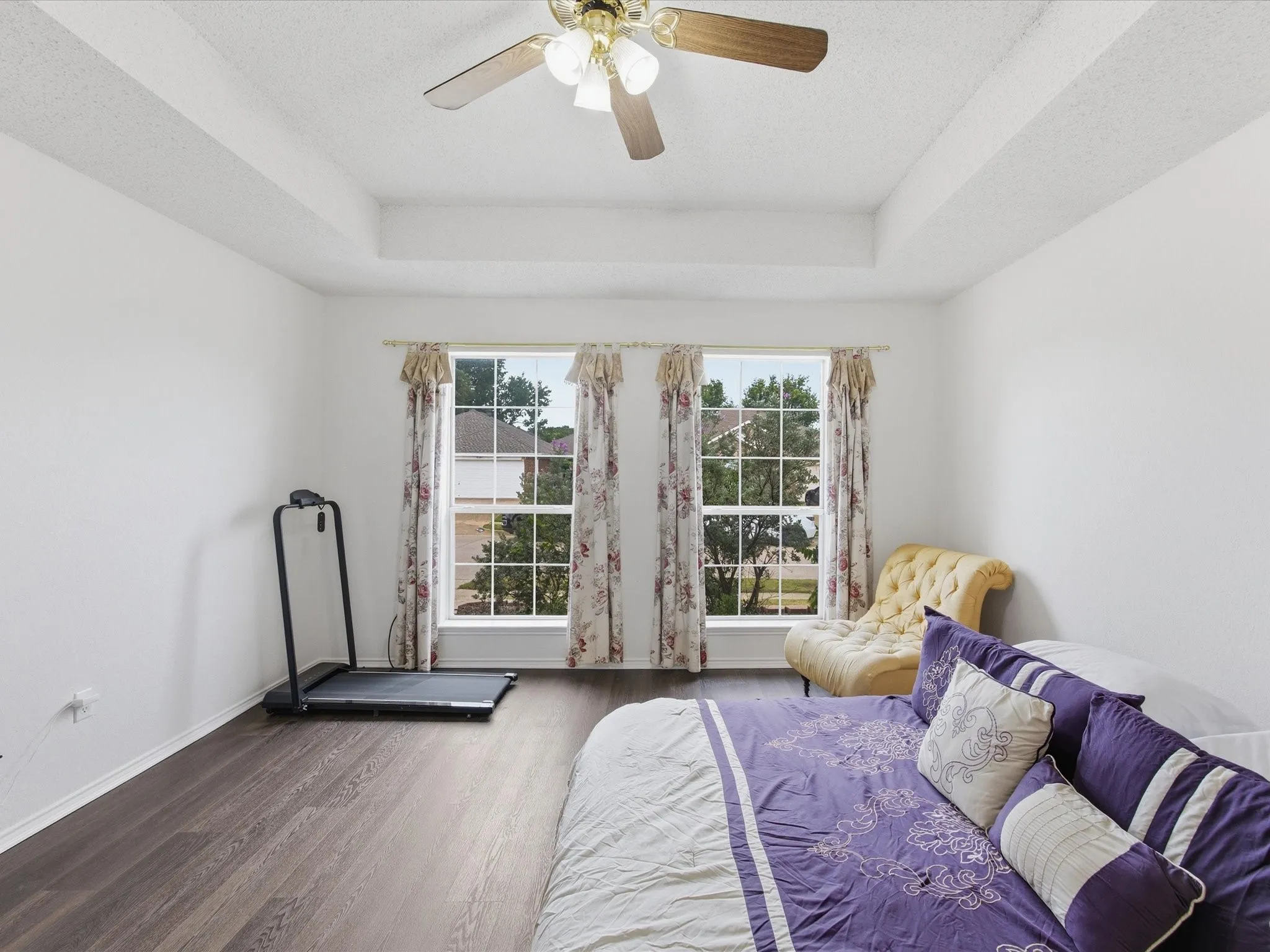 Single Family Residence For Sale in Tarrant County , 1123 Greenview Lane, Kennedale, Texas 76060, 4 Bedrooms, 2 Bathrooms, 2 Garage spaces, 1,775 Sqft, built in 1999, Price $347,500, mls#21280237, Real Estate Agent in Kennedale, Homes For Sale in Tarrant county, Homes For Sale in Kennedale, Realtor in Kennedale Texas, Real Estate Brokerage Independent Realty Texas, Luminita Cordes Realtor