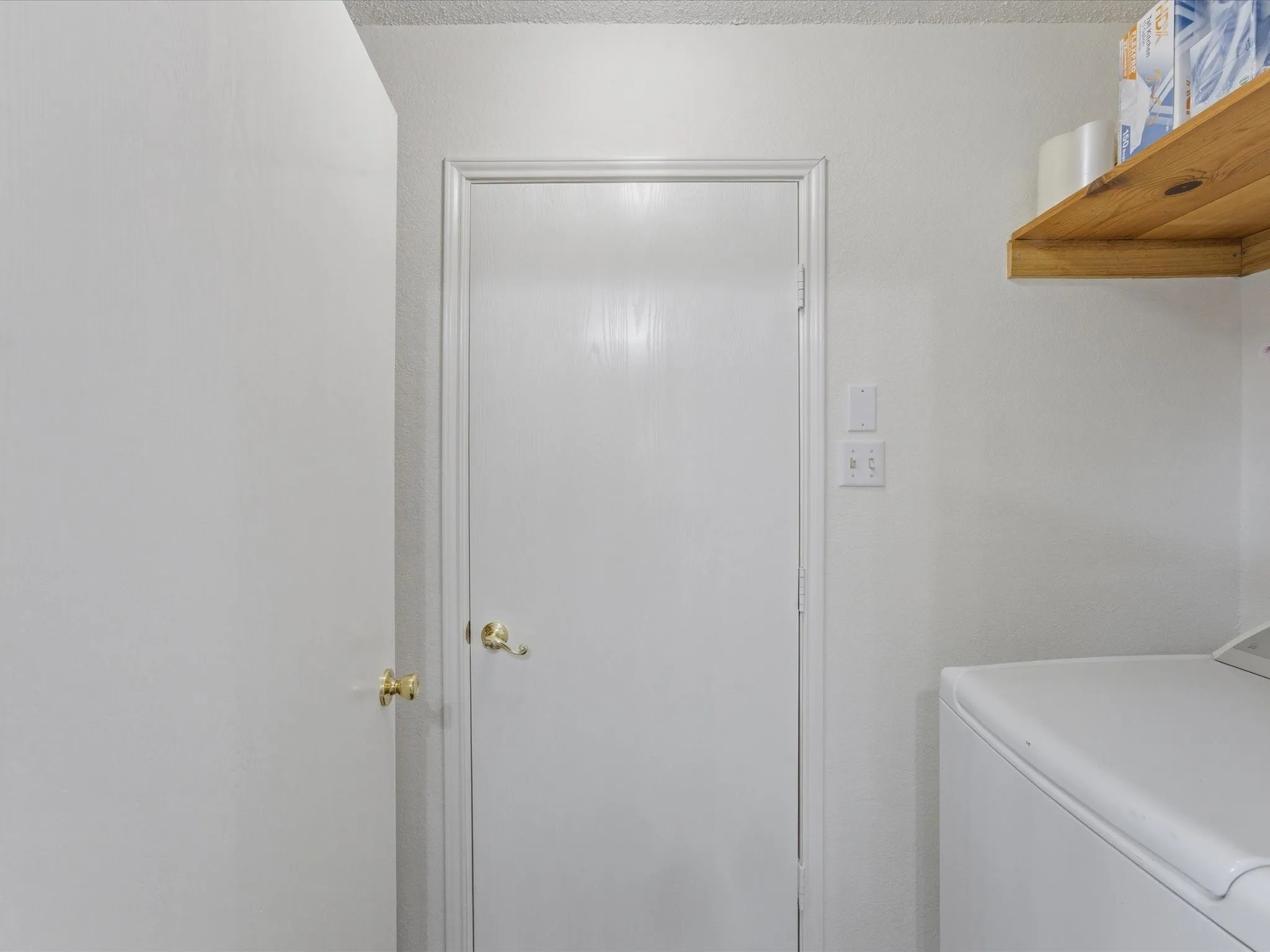 Single Family Residence For Sale in Tarrant County , 1123 Greenview Lane, Kennedale, Texas 76060, 4 Bedrooms, 2 Bathrooms, 2 Garage spaces, 1,775 Sqft, built in 1999, Price $347,500, mls#21280237, Real Estate Agent in Kennedale, Homes For Sale in Tarrant county, Homes For Sale in Kennedale, Realtor in Kennedale Texas, Real Estate Brokerage Independent Realty Texas, Luminita Cordes Realtor
