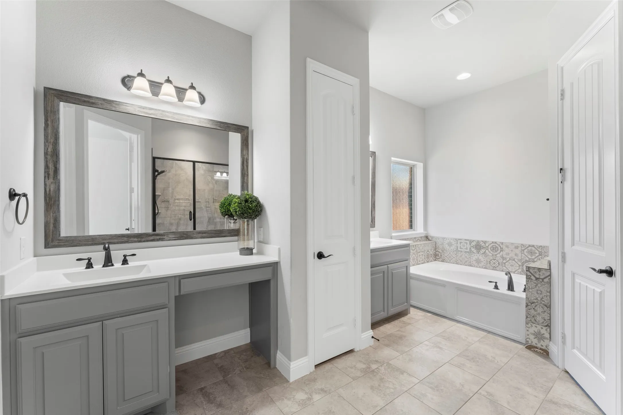 Single Family Residence For Rent in Tarrant County , 7581 Sevie Lane, Grand Prairie, Texas 75054, 4 Bedroom, 3 Bathroom, 3 Garage spaces, 2,156 Sqft, built in 2019, mls#21288321, Real Estate Agent in Grand Prairie, Homes For Rent in Tarrant county, Homes For Rent in Grand Prairie, Realtor in Grand Prairie Texas, Real Estate Brokerage Independent Realty Texas, Luminita Cordes Realtor