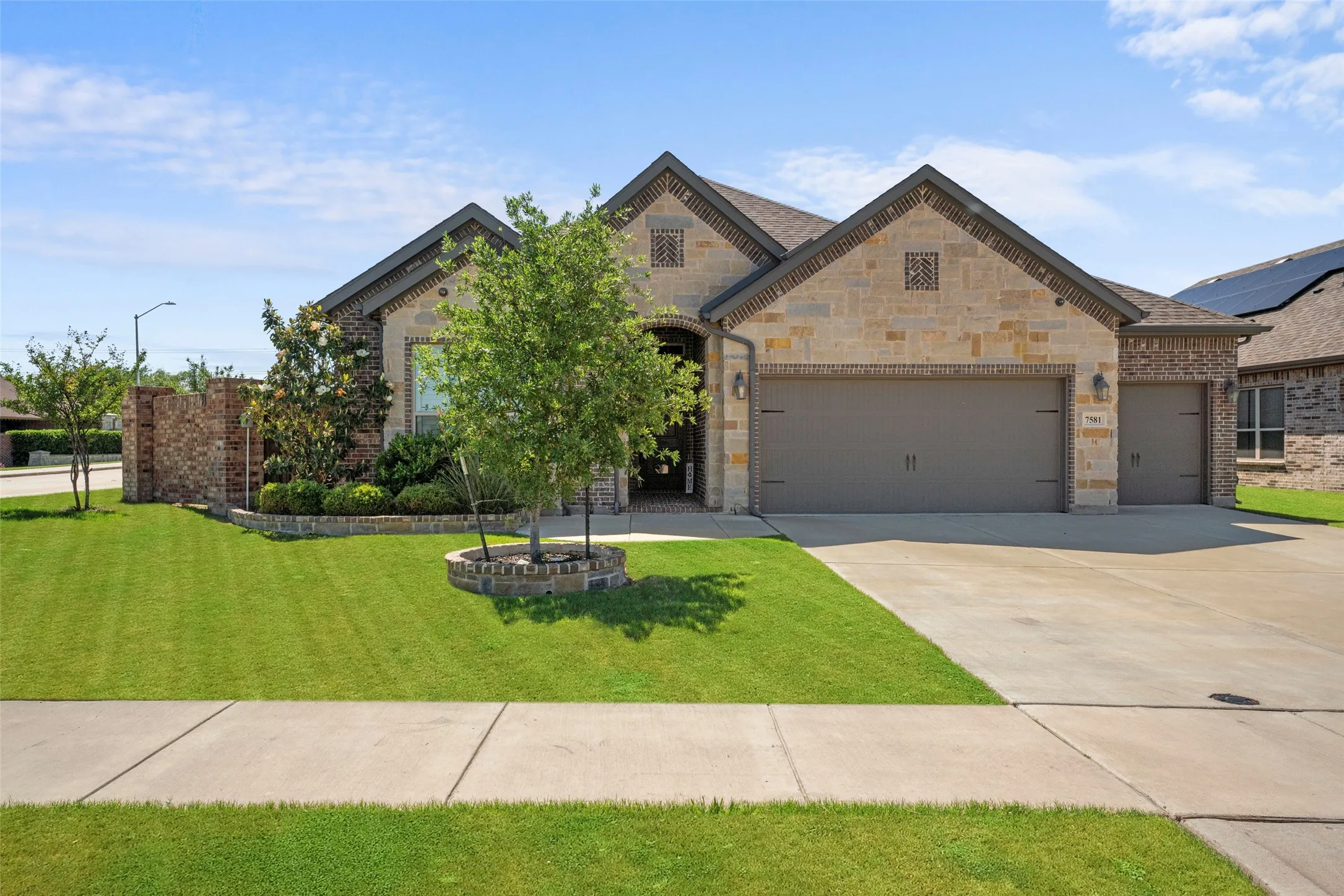 Single Family Residence For Rent in Tarrant County , 7581 Sevie Lane, Grand Prairie, Texas 75054, 4 Bedroom, 3 Bathroom, 3 Garage spaces, 2,156 Sqft, built in 2019, mls#21288321, Real Estate Agent in Grand Prairie, Homes For Rent in Tarrant county, Homes For Rent in Grand Prairie, Realtor in Grand Prairie Texas, Real Estate Brokerage Independent Realty Texas, Luminita Cordes Realtor