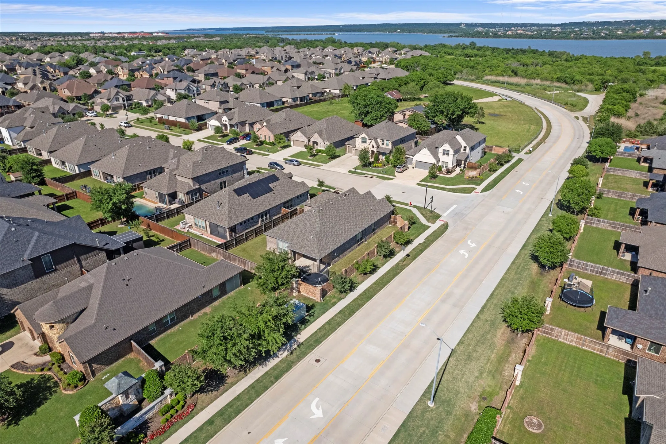 Single Family Residence For Rent in Tarrant County , 7581 Sevie Lane, Grand Prairie, Texas 75054, 4 Bedroom, 3 Bathroom, 3 Garage spaces, 2,156 Sqft, built in 2019, mls#21288321, Real Estate Agent in Grand Prairie, Homes For Rent in Tarrant county, Homes For Rent in Grand Prairie, Realtor in Grand Prairie Texas, Real Estate Brokerage Independent Realty Texas, Luminita Cordes Realtor