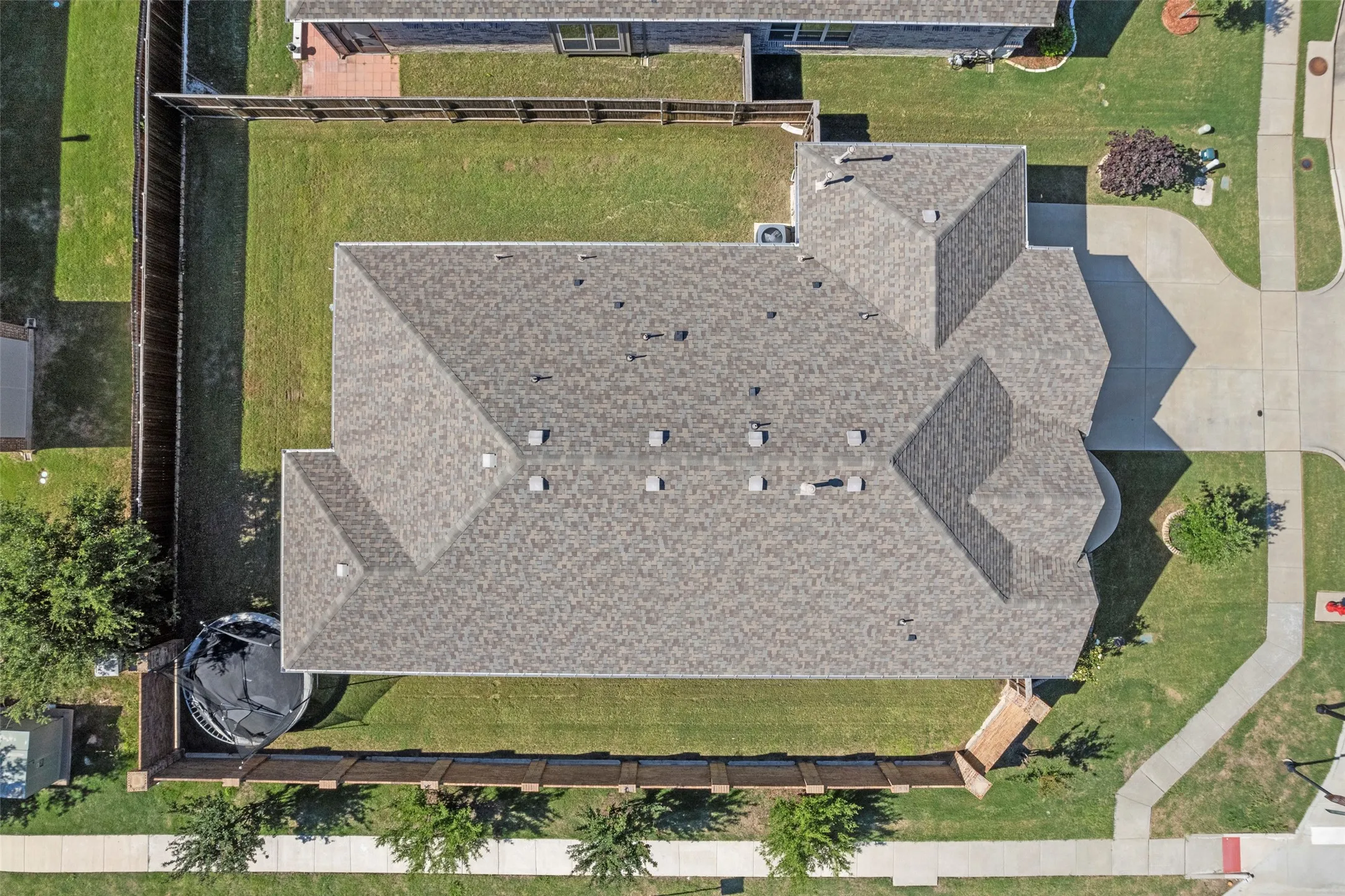 Single Family Residence For Rent in Tarrant County , 7581 Sevie Lane, Grand Prairie, Texas 75054, 4 Bedroom, 3 Bathroom, 3 Garage spaces, 2,156 Sqft, built in 2019, mls#21288321, Real Estate Agent in Grand Prairie, Homes For Rent in Tarrant county, Homes For Rent in Grand Prairie, Realtor in Grand Prairie Texas, Real Estate Brokerage Independent Realty Texas, Luminita Cordes Realtor