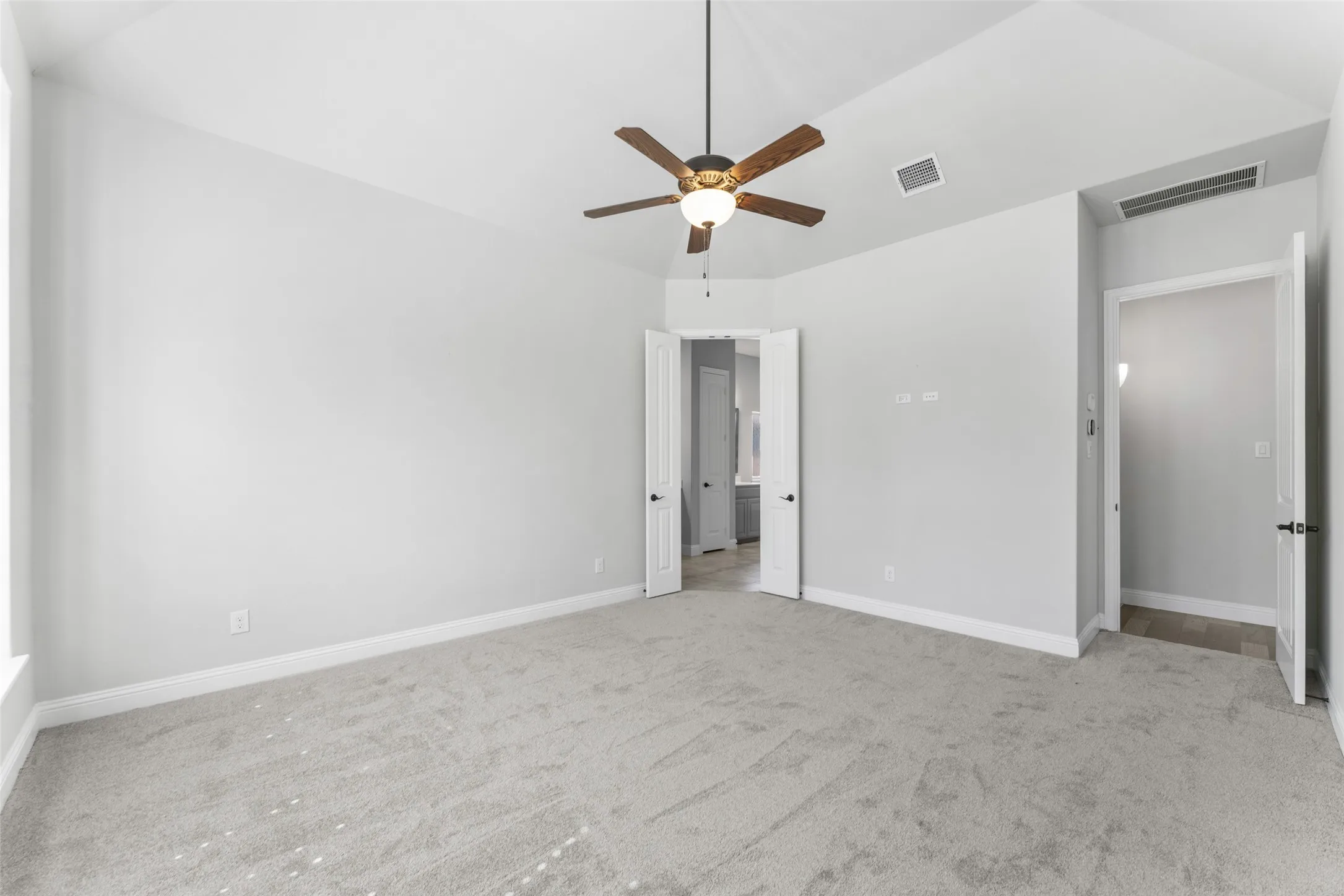 Single Family Residence For Rent in Tarrant County , 7581 Sevie Lane, Grand Prairie, Texas 75054, 4 Bedroom, 3 Bathroom, 3 Garage spaces, 2,156 Sqft, built in 2019, mls#21288321, Real Estate Agent in Grand Prairie, Homes For Rent in Tarrant county, Homes For Rent in Grand Prairie, Realtor in Grand Prairie Texas, Real Estate Brokerage Independent Realty Texas, Luminita Cordes Realtor