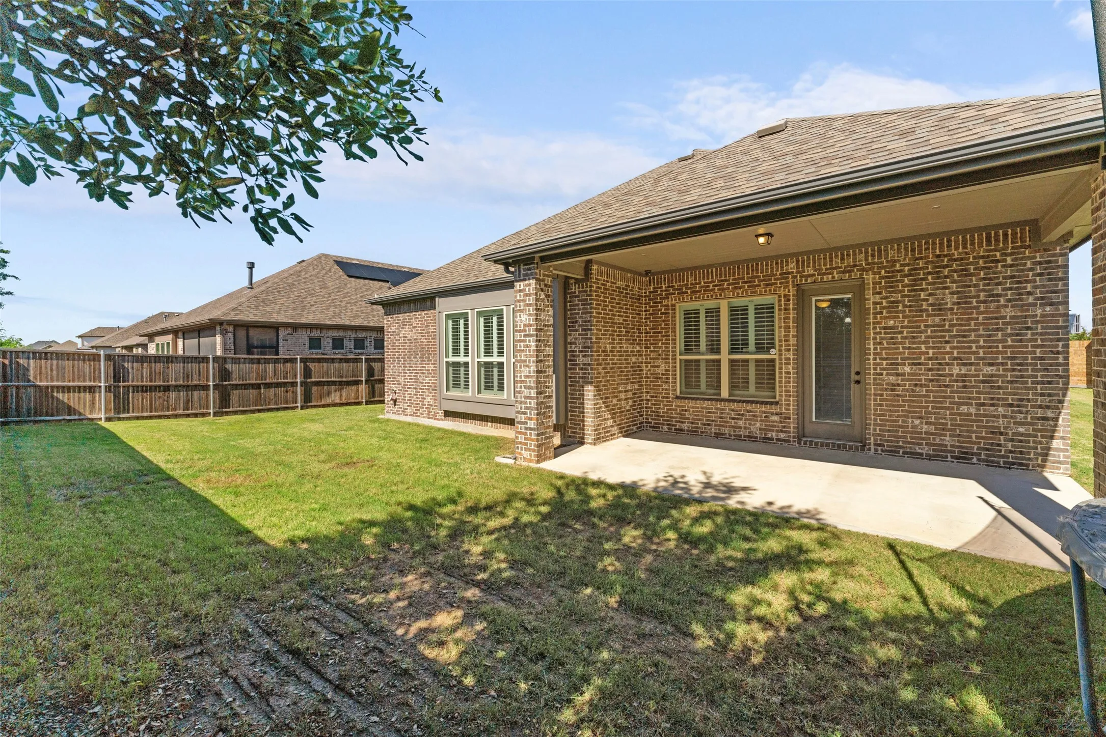 Single Family Residence For Rent in Tarrant County , 7581 Sevie Lane, Grand Prairie, Texas 75054, 4 Bedroom, 3 Bathroom, 3 Garage spaces, 2,156 Sqft, built in 2019, mls#21288321, Real Estate Agent in Grand Prairie, Homes For Rent in Tarrant county, Homes For Rent in Grand Prairie, Realtor in Grand Prairie Texas, Real Estate Brokerage Independent Realty Texas, Luminita Cordes Realtor