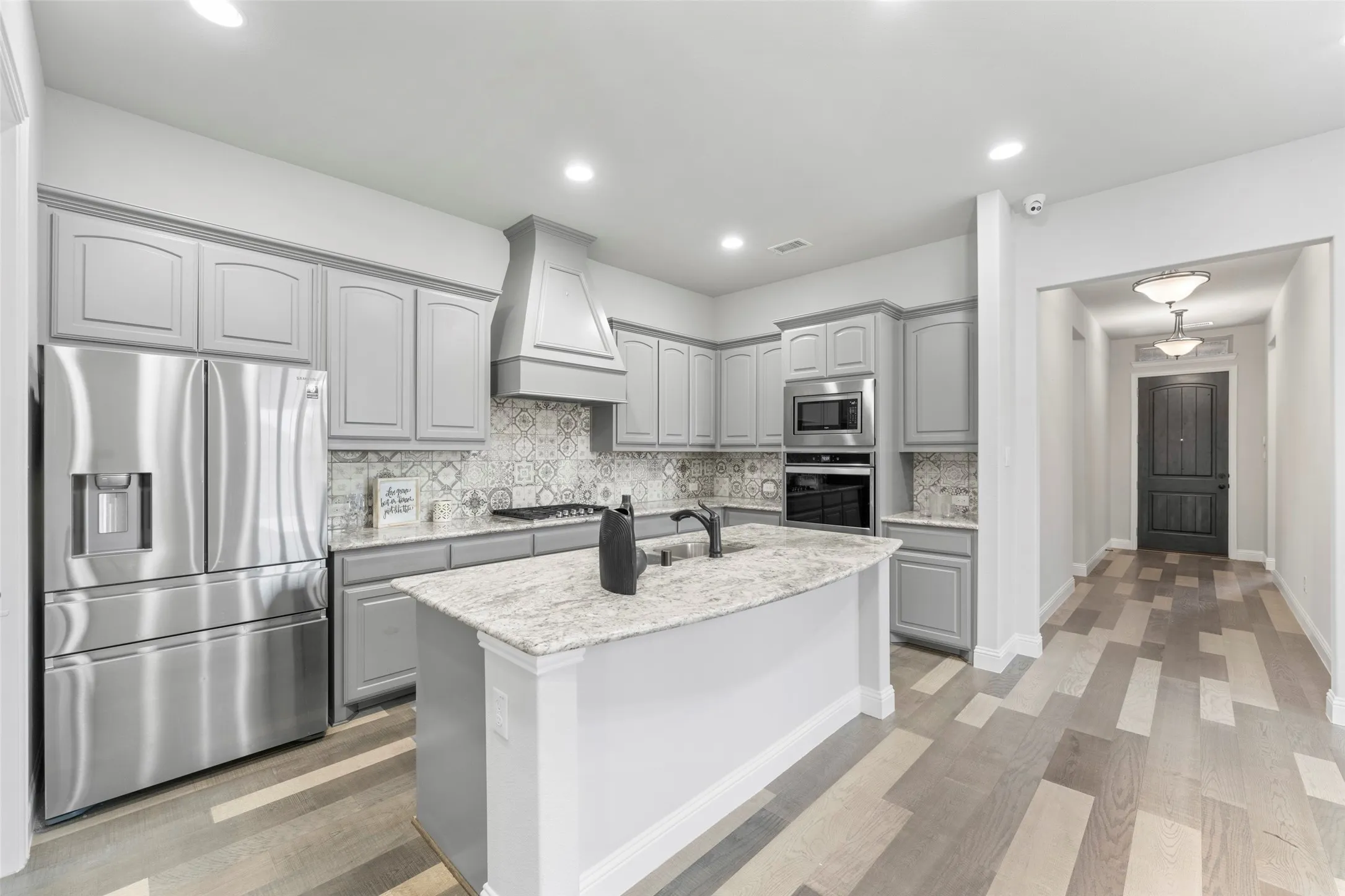 Single Family Residence For Rent in Tarrant County , 7581 Sevie Lane, Grand Prairie, Texas 75054, 4 Bedroom, 3 Bathroom, 3 Garage spaces, 2,156 Sqft, built in 2019, mls#21288321, Real Estate Agent in Grand Prairie, Homes For Rent in Tarrant county, Homes For Rent in Grand Prairie, Realtor in Grand Prairie Texas, Real Estate Brokerage Independent Realty Texas, Luminita Cordes Realtor