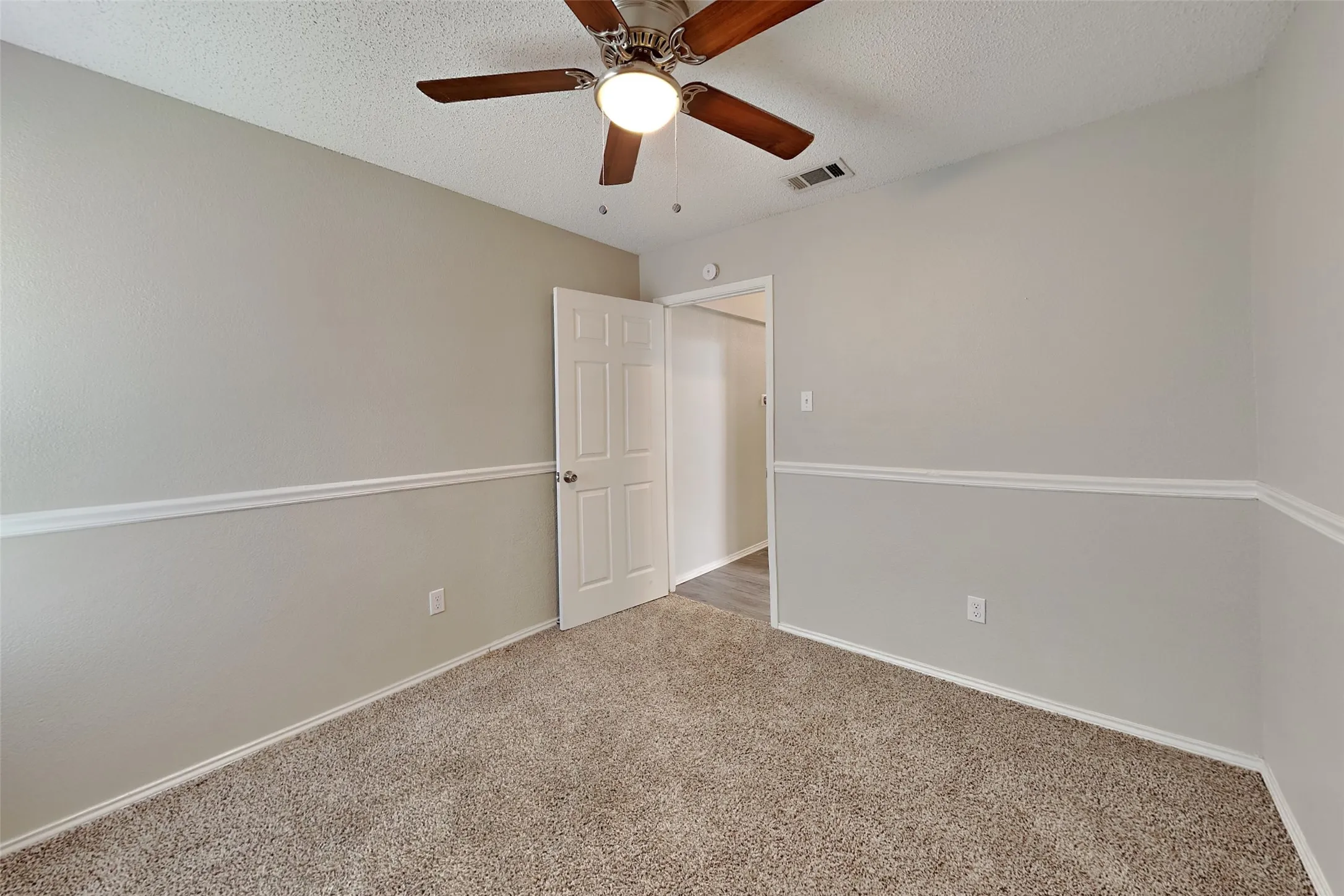 Single Family Residence For Rent in Collin County , 7864 Maiden Lane, Frisco, Texas 75035, 3 Bedroom, 2 Bathroom, 2 Garage spaces, 1,316 Sqft, built in 1991, mls#21288328, Real Estate Agent in Frisco, Homes For Rent in Collin county, Homes For Rent in Frisco, Realtor in Frisco Texas, Real Estate Brokerage Independent Realty Texas, Luminita Cordes Realtor