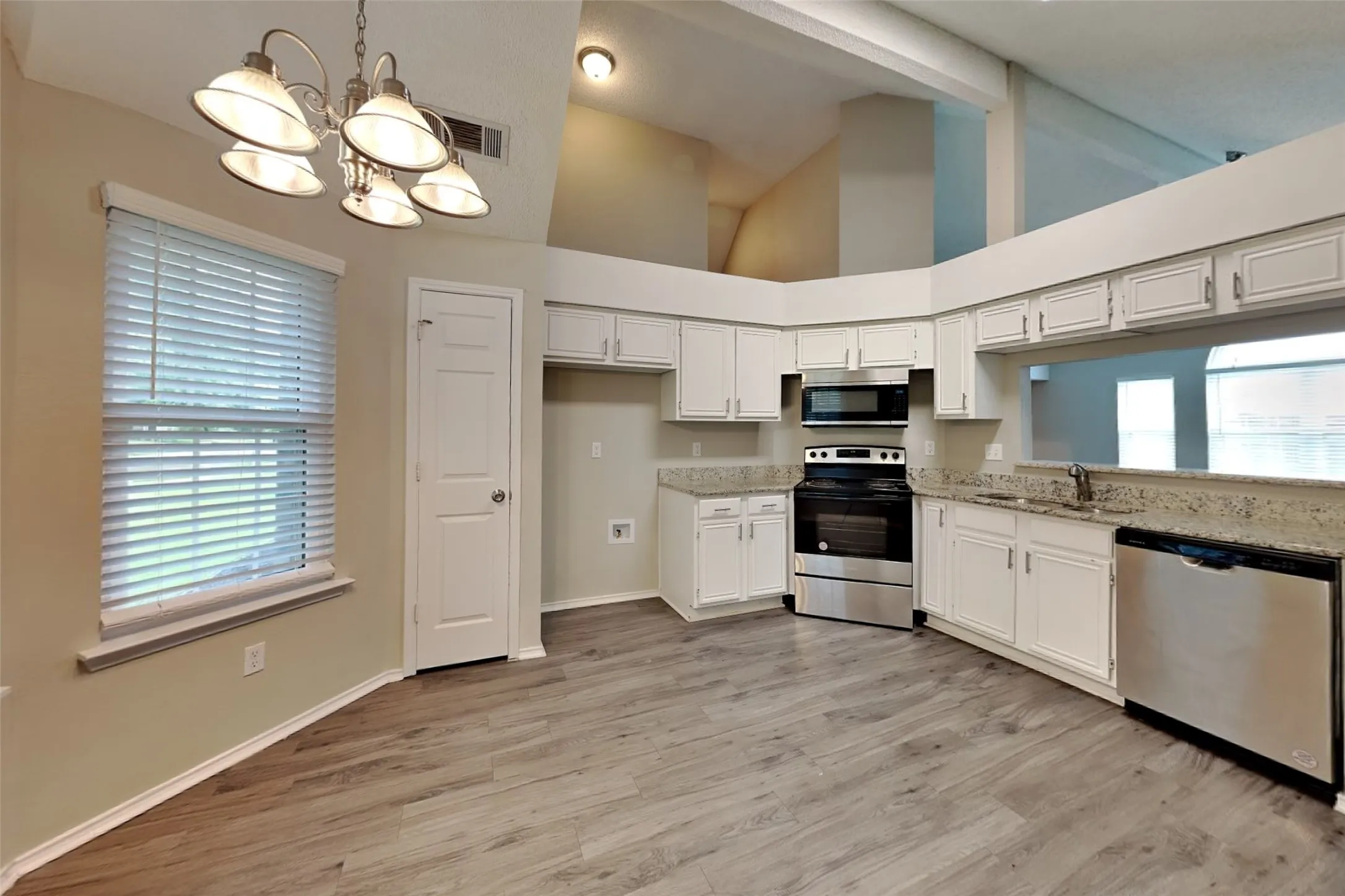 Single Family Residence For Rent in Collin County , 7864 Maiden Lane, Frisco, Texas 75035, 3 Bedroom, 2 Bathroom, 2 Garage spaces, 1,316 Sqft, built in 1991, mls#21288328, Real Estate Agent in Frisco, Homes For Rent in Collin county, Homes For Rent in Frisco, Realtor in Frisco Texas, Real Estate Brokerage Independent Realty Texas, Luminita Cordes Realtor