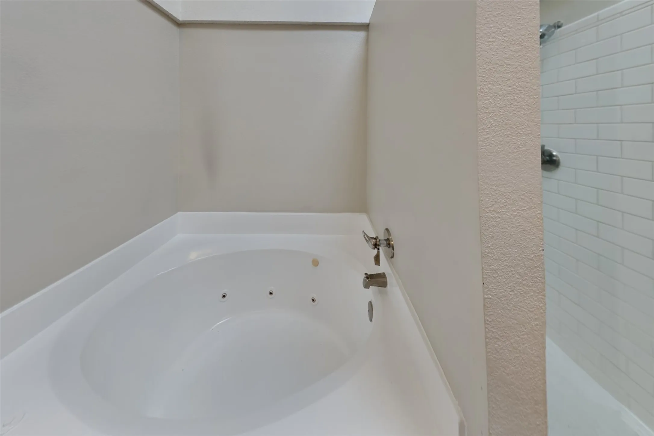 Single Family Residence For Rent in Collin County , 7864 Maiden Lane, Frisco, Texas 75035, 3 Bedroom, 2 Bathroom, 2 Garage spaces, 1,316 Sqft, built in 1991, mls#21288328, Real Estate Agent in Frisco, Homes For Rent in Collin county, Homes For Rent in Frisco, Realtor in Frisco Texas, Real Estate Brokerage Independent Realty Texas, Luminita Cordes Realtor