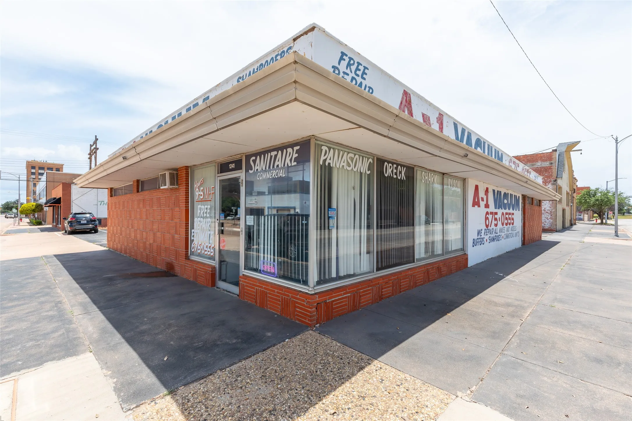 Retail For Sale in Taylor County , 1241 N 3rd Street, Abilene, Texas 79601, 0, 0, Garage spaces, 0 Sqft, built in 1960, Price $1,000,000, mls#21288329, Real Estate Agent in Abilene, Homes For Sale in Taylor county, Homes For Sale in Abilene, Realtor in Abilene Texas, Real Estate Brokerage Independent Realty Texas, Luminita Cordes Realtor