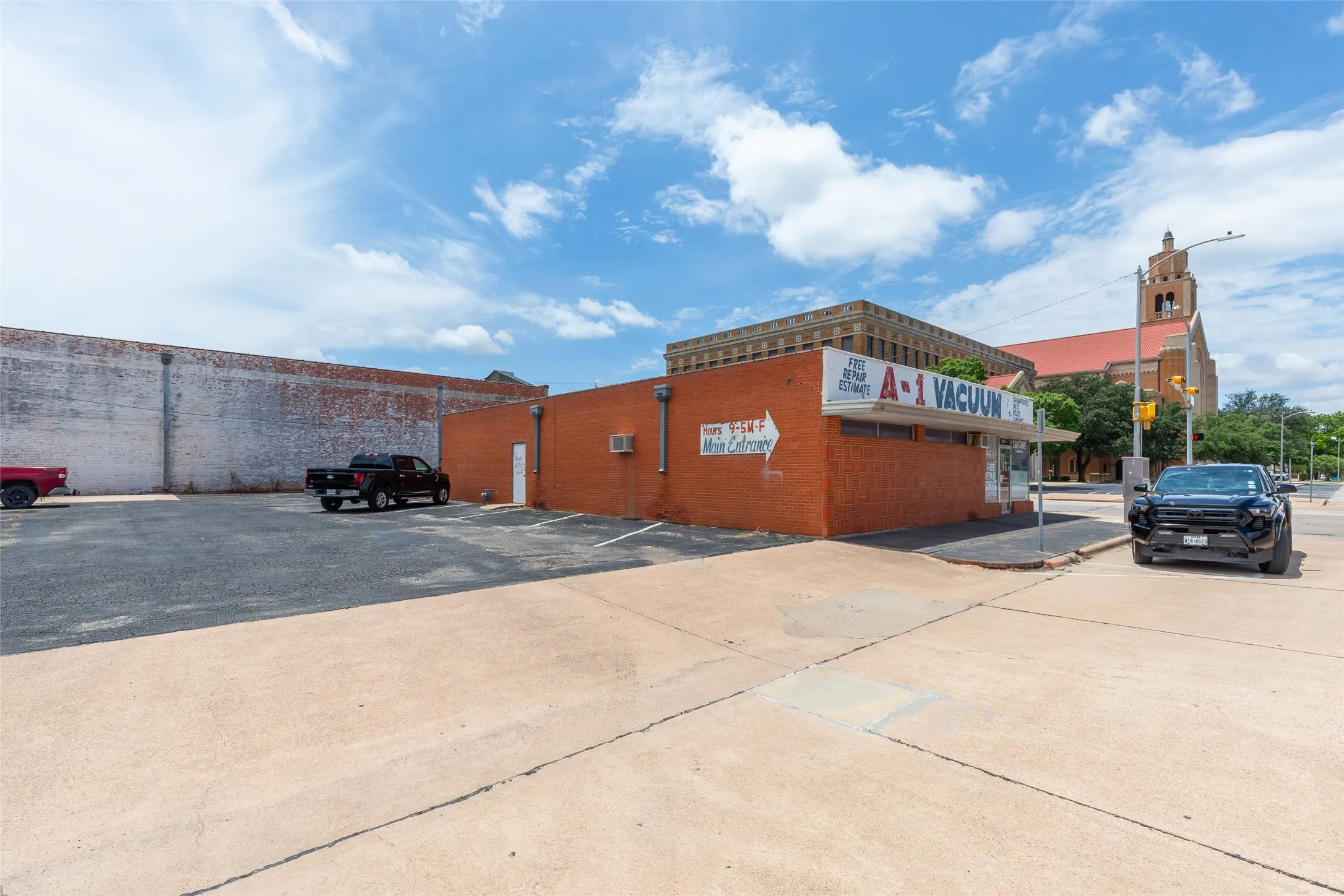 Retail For Sale in Taylor County , 1241 N 3rd Street, Abilene, Texas 79601, 0, 0, Garage spaces, 0 Sqft, built in 1960, Price $1,000,000, mls#21288329, Real Estate Agent in Abilene, Homes For Sale in Taylor county, Homes For Sale in Abilene, Realtor in Abilene Texas, Real Estate Brokerage Independent Realty Texas, Luminita Cordes Realtor