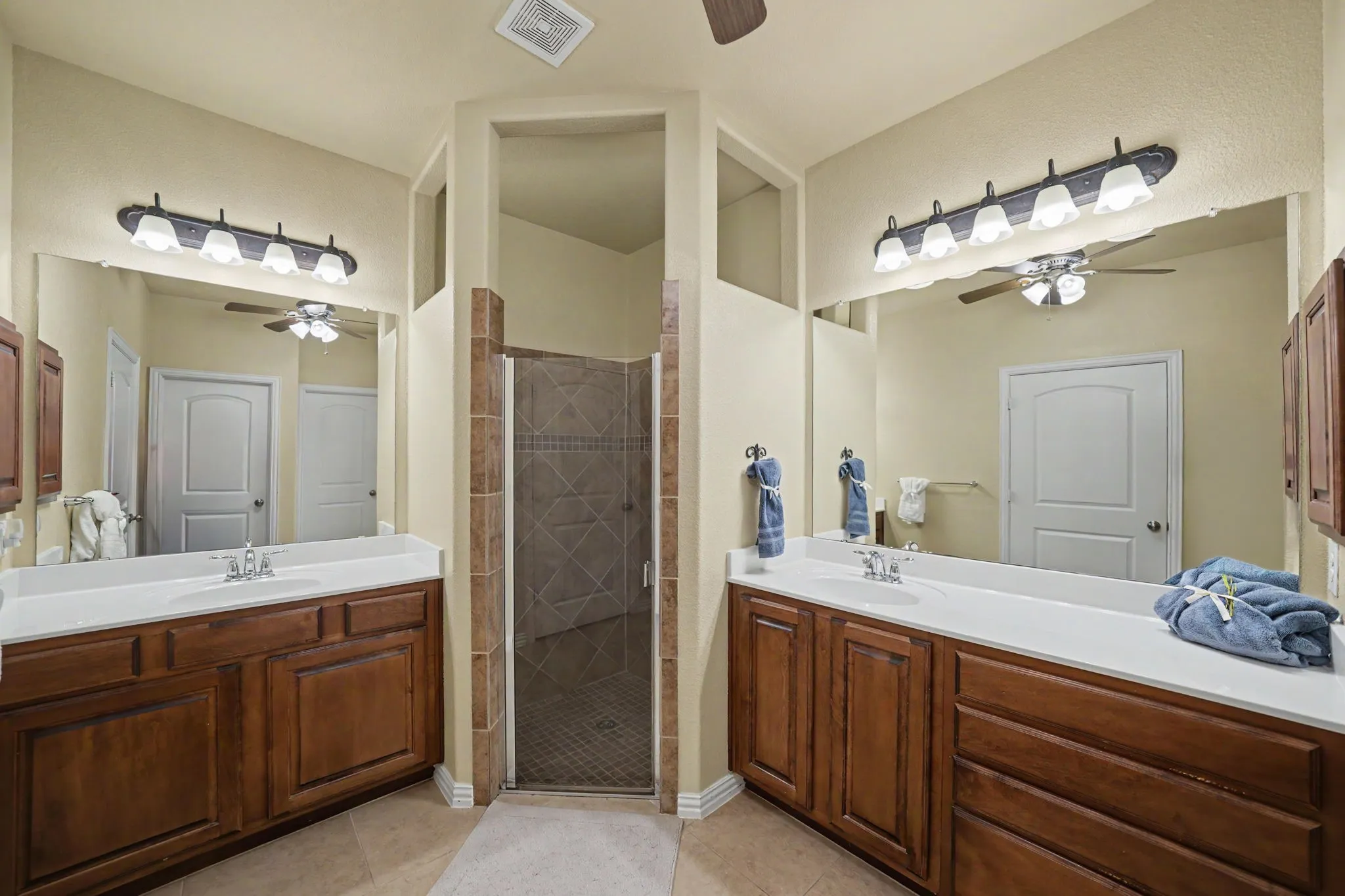 Single Family Residence For Sale in Denton County , 4541 Seventeen Lakes Court, Fort Worth, Texas 76262, 5 Bedroom, 4 Bathroom, 3 Garage spaces, 3,120 Sqft, built in 2010, mls#21287342, Real Estate Agent in Fort Worth, Homes For Sale in Denton county, Homes For Sale in Fort Worth, Realtor in Fort Worth Texas, Real Estate Brokerage Independent Realty Texas, Luminita Cordes Realtor