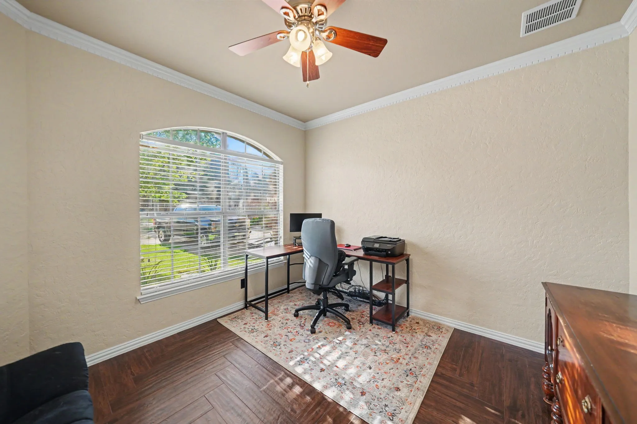 Single Family Residence For Sale in Denton County , 4541 Seventeen Lakes Court, Fort Worth, Texas 76262, 5 Bedroom, 4 Bathroom, 3 Garage spaces, 3,120 Sqft, built in 2010, mls#21287342, Real Estate Agent in Fort Worth, Homes For Sale in Denton county, Homes For Sale in Fort Worth, Realtor in Fort Worth Texas, Real Estate Brokerage Independent Realty Texas, Luminita Cordes Realtor