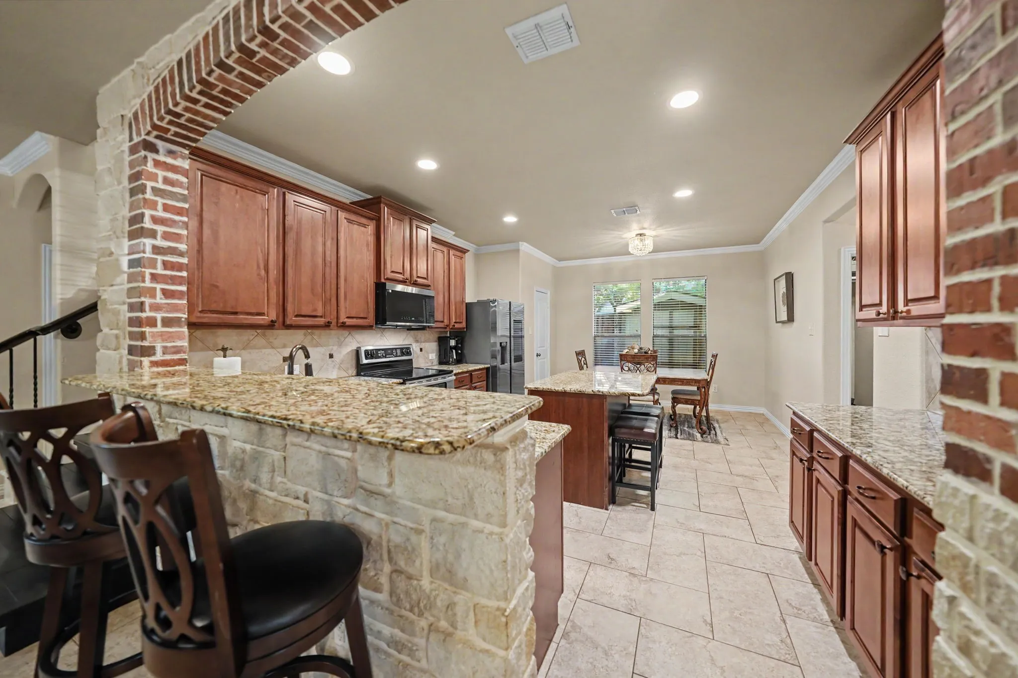 Single Family Residence For Sale in Denton County , 4541 Seventeen Lakes Court, Fort Worth, Texas 76262, 5 Bedroom, 4 Bathroom, 3 Garage spaces, 3,120 Sqft, built in 2010, mls#21287342, Real Estate Agent in Fort Worth, Homes For Sale in Denton county, Homes For Sale in Fort Worth, Realtor in Fort Worth Texas, Real Estate Brokerage Independent Realty Texas, Luminita Cordes Realtor