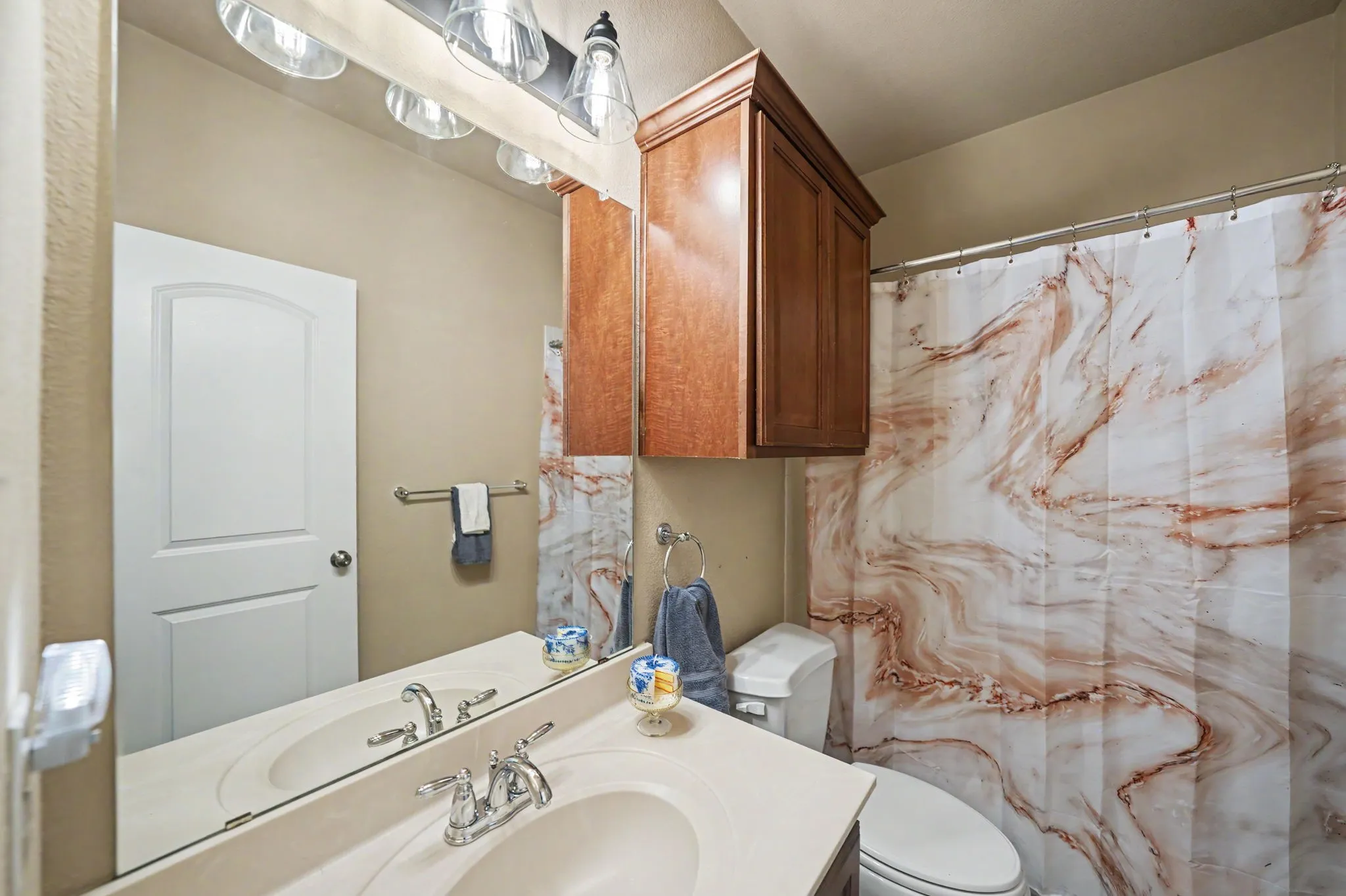 Single Family Residence For Sale in Denton County , 4541 Seventeen Lakes Court, Fort Worth, Texas 76262, 5 Bedroom, 4 Bathroom, 3 Garage spaces, 3,120 Sqft, built in 2010, mls#21287342, Real Estate Agent in Fort Worth, Homes For Sale in Denton county, Homes For Sale in Fort Worth, Realtor in Fort Worth Texas, Real Estate Brokerage Independent Realty Texas, Luminita Cordes Realtor