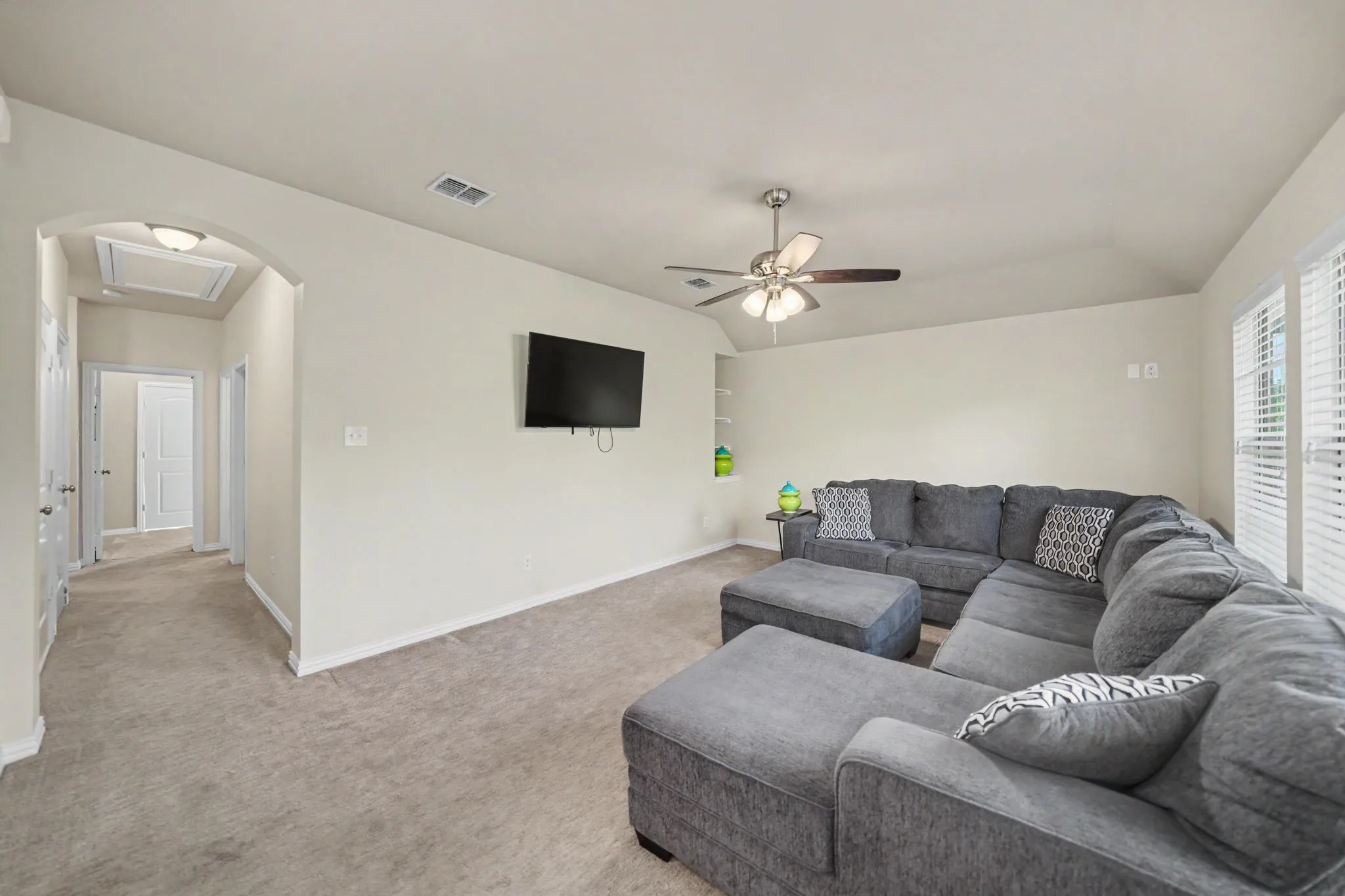 Single Family Residence For Sale in Denton County , 4541 Seventeen Lakes Court, Fort Worth, Texas 76262, 5 Bedroom, 4 Bathroom, 3 Garage spaces, 3,120 Sqft, built in 2010, mls#21287342, Real Estate Agent in Fort Worth, Homes For Sale in Denton county, Homes For Sale in Fort Worth, Realtor in Fort Worth Texas, Real Estate Brokerage Independent Realty Texas, Luminita Cordes Realtor