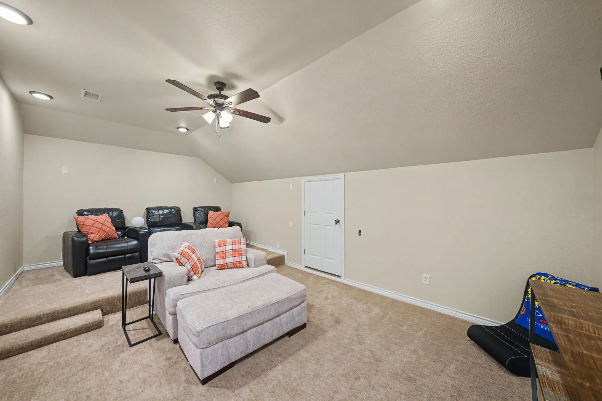 Single Family Residence For Sale in Denton County , 4541 Seventeen Lakes Court, Fort Worth, Texas 76262, 5 Bedroom, 4 Bathroom, 3 Garage spaces, 3,120 Sqft, built in 2010, mls#21287342, Real Estate Agent in Fort Worth, Homes For Sale in Denton county, Homes For Sale in Fort Worth, Realtor in Fort Worth Texas, Real Estate Brokerage Independent Realty Texas, Luminita Cordes Realtor