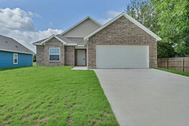 Single Family Residence For Sale in Johnson County , 600 Crockett Drive, Cleburne, Texas 76033, 3 Bedroom, 2 Bathroom, 2 Garage spaces, 1,351 Sqft, built in 2026, mls#21288354, Real Estate Agent in Cleburne, Homes For Sale in Johnson county, Homes For Sale in Cleburne, Realtor in Cleburne Texas, Real Estate Brokerage Independent Realty Texas, Luminita Cordes Realtor