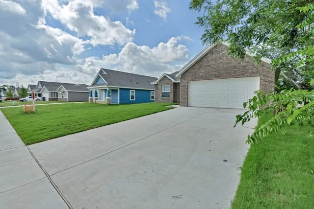 Single Family Residence For Sale in Johnson County , 600 Crockett Drive, Cleburne, Texas 76033, 3 Bedroom, 2 Bathroom, 2 Garage spaces, 1,351 Sqft, built in 2026, mls#21288354, Real Estate Agent in Cleburne, Homes For Sale in Johnson county, Homes For Sale in Cleburne, Realtor in Cleburne Texas, Real Estate Brokerage Independent Realty Texas, Luminita Cordes Realtor