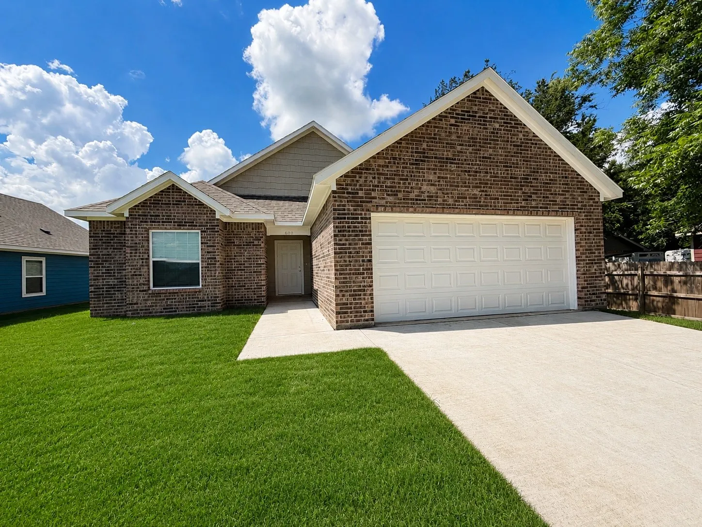 Single Family Residence For Sale in Johnson County , 600 Crockett Drive, Cleburne, Texas 76033, 3 Bedroom, 2 Bathroom, 2 Garage spaces, 1,351 Sqft, built in 2026, mls#21288354, Real Estate Agent in Cleburne, Homes For Sale in Johnson county, Homes For Sale in Cleburne, Realtor in Cleburne Texas, Real Estate Brokerage Independent Realty Texas, Luminita Cordes Realtor