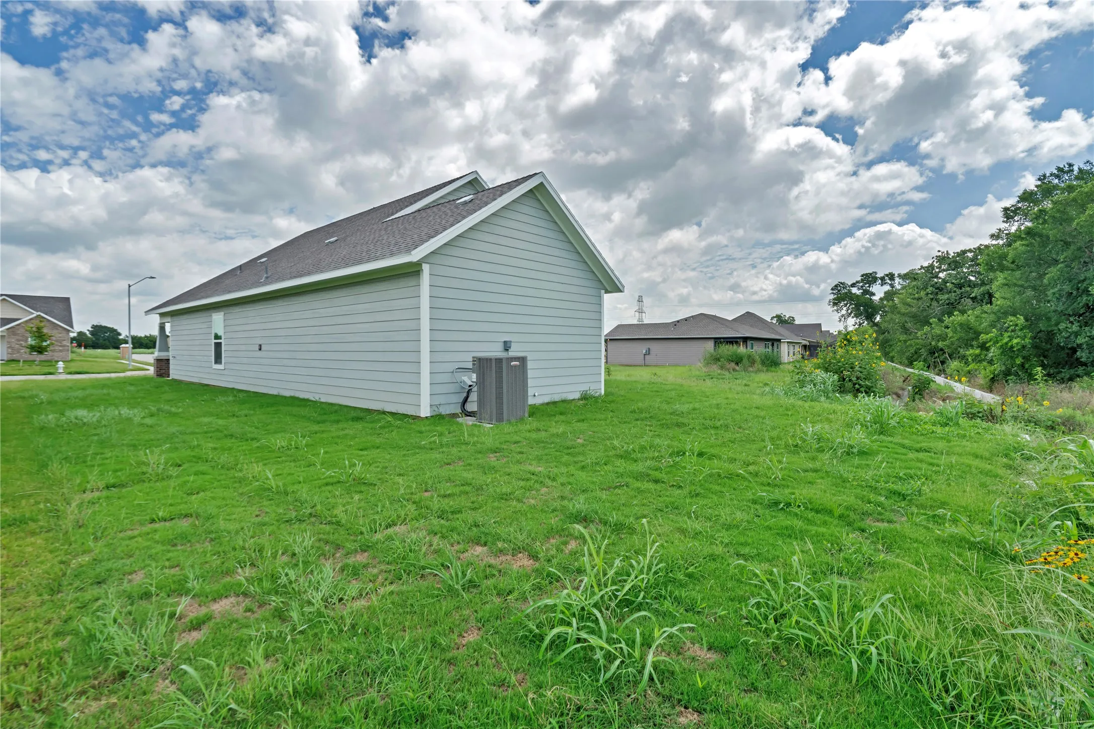 Single Family Residence For Sale in Johnson County , 624 Crockett Drive, Cleburne, Texas 76033, 3 Bedroom, 2 Bathroom, 2 Garage spaces, 1,354 Sqft, built in 2026, mls#21288356, Real Estate Agent in Cleburne, Homes For Sale in Johnson county, Homes For Sale in Cleburne, Realtor in Cleburne Texas, Real Estate Brokerage Independent Realty Texas, Luminita Cordes Realtor