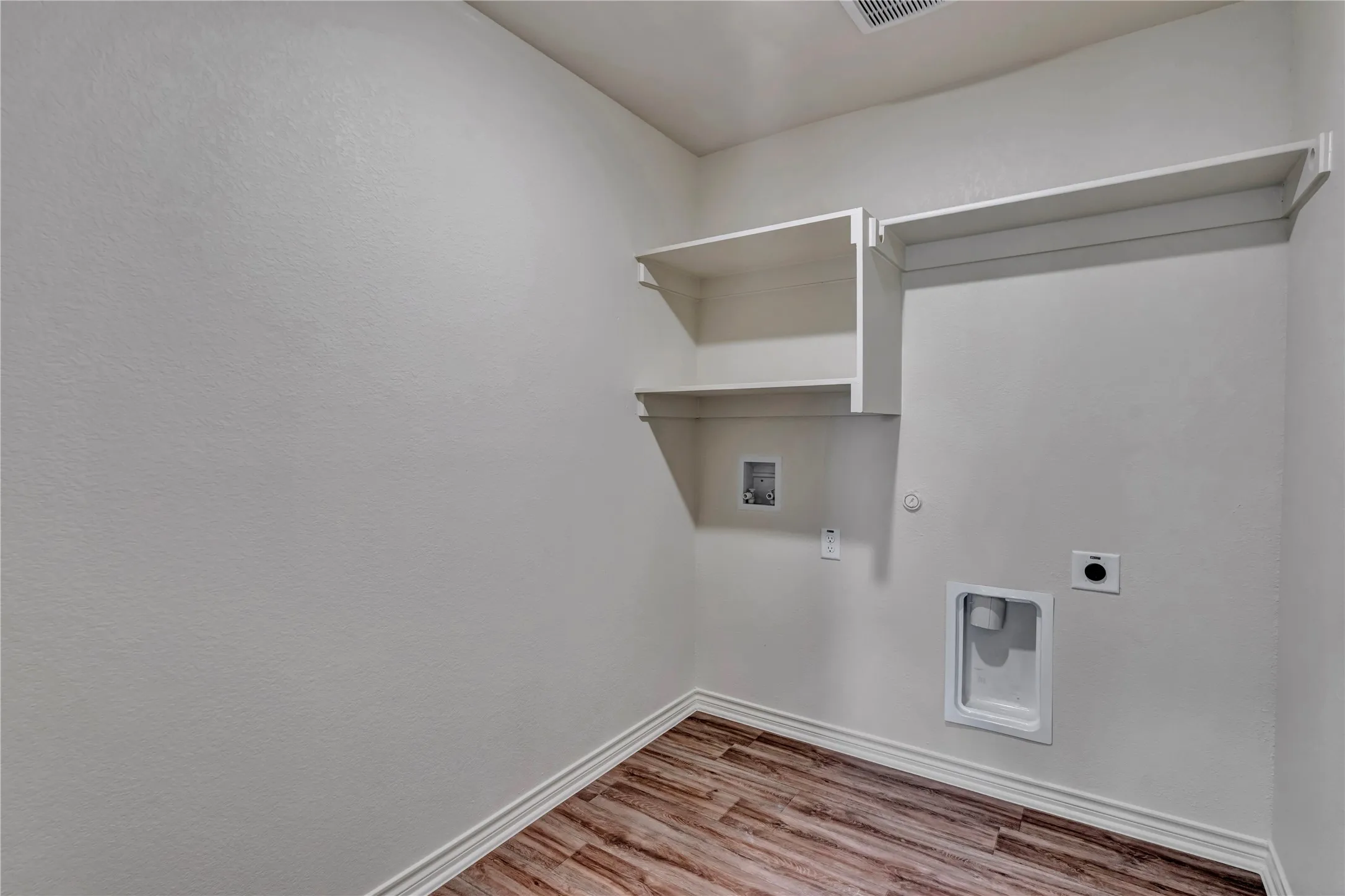 Single Family Residence For Sale in Johnson County , 624 Crockett Drive, Cleburne, Texas 76033, 3 Bedroom, 2 Bathroom, 2 Garage spaces, 1,354 Sqft, built in 2026, mls#21288356, Real Estate Agent in Cleburne, Homes For Sale in Johnson county, Homes For Sale in Cleburne, Realtor in Cleburne Texas, Real Estate Brokerage Independent Realty Texas, Luminita Cordes Realtor