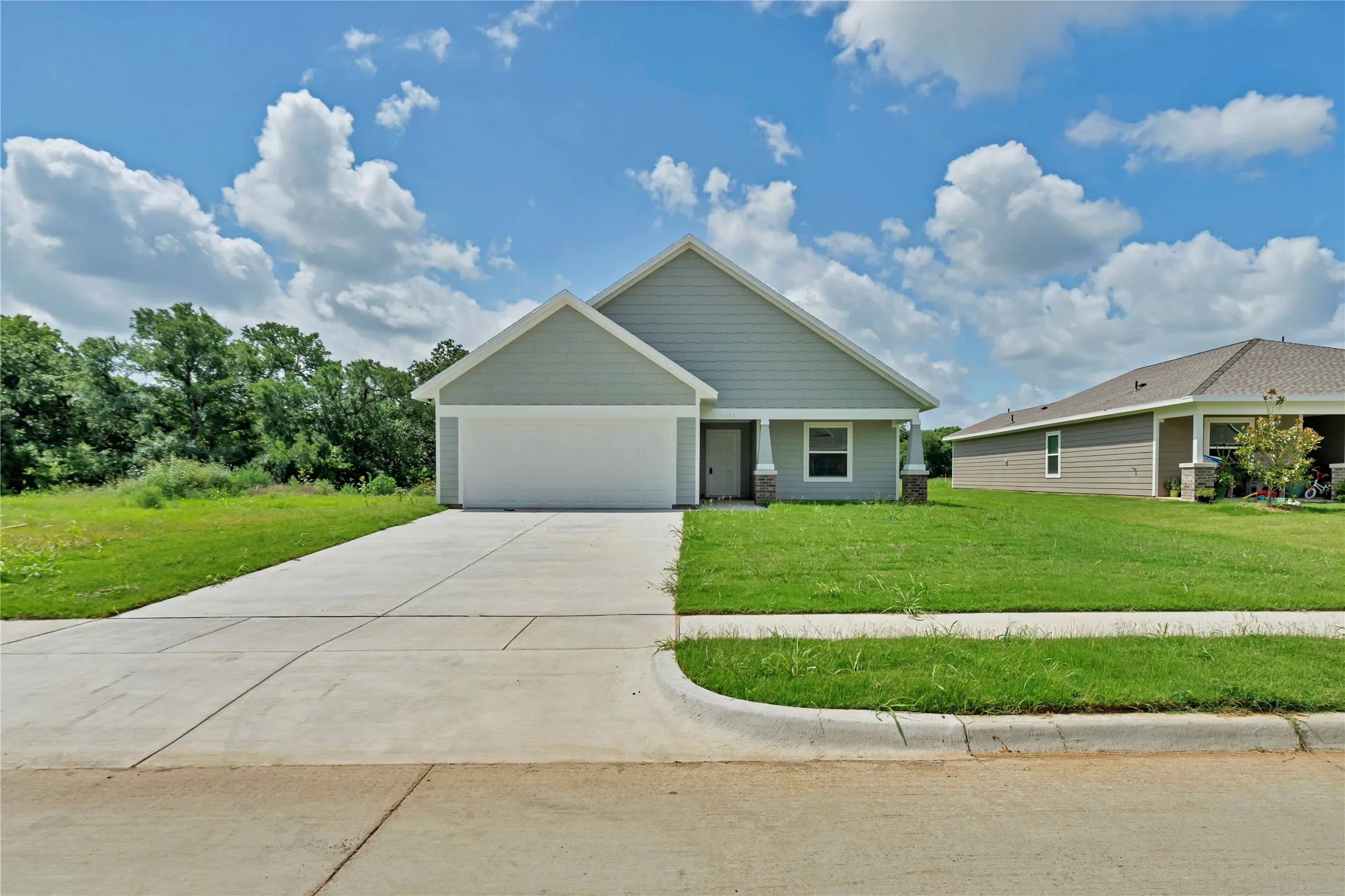 Single Family Residence For Sale in Johnson County , 624 Crockett Drive, Cleburne, Texas 76033, 3 Bedroom, 2 Bathroom, 2 Garage spaces, 1,354 Sqft, built in 2026, mls#21288356, Real Estate Agent in Cleburne, Homes For Sale in Johnson county, Homes For Sale in Cleburne, Realtor in Cleburne Texas, Real Estate Brokerage Independent Realty Texas, Luminita Cordes Realtor